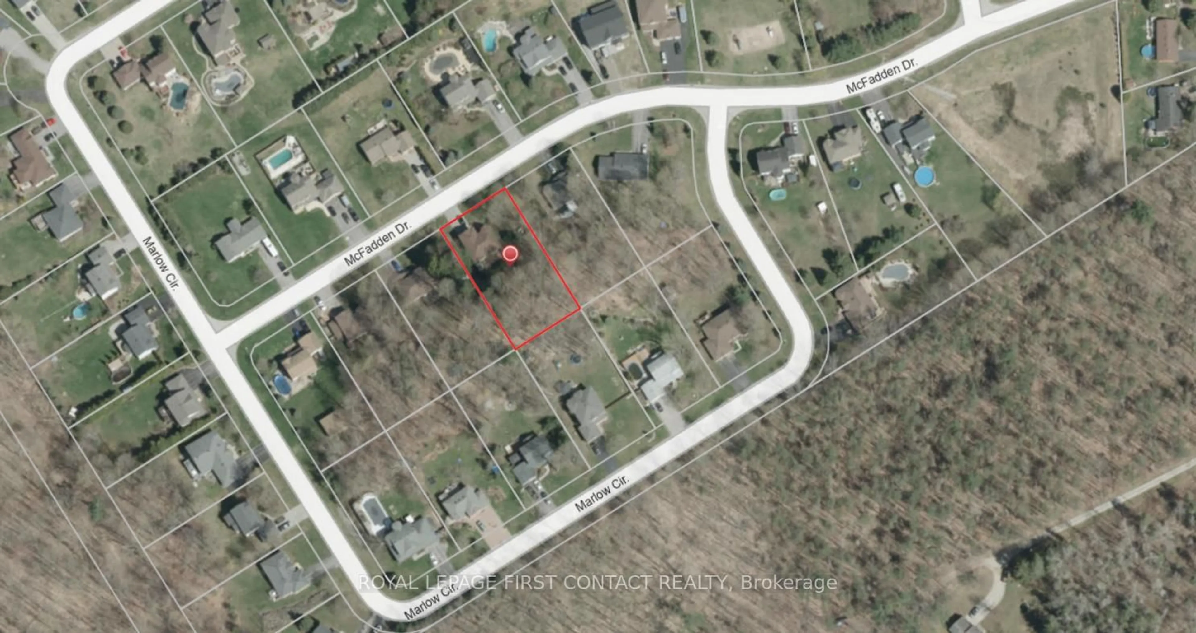 A pic from outside/outdoor area/front of a property/back of a property/a pic from drone, street for 23 McFadden Dr, Springwater Ontario L0L 1V0