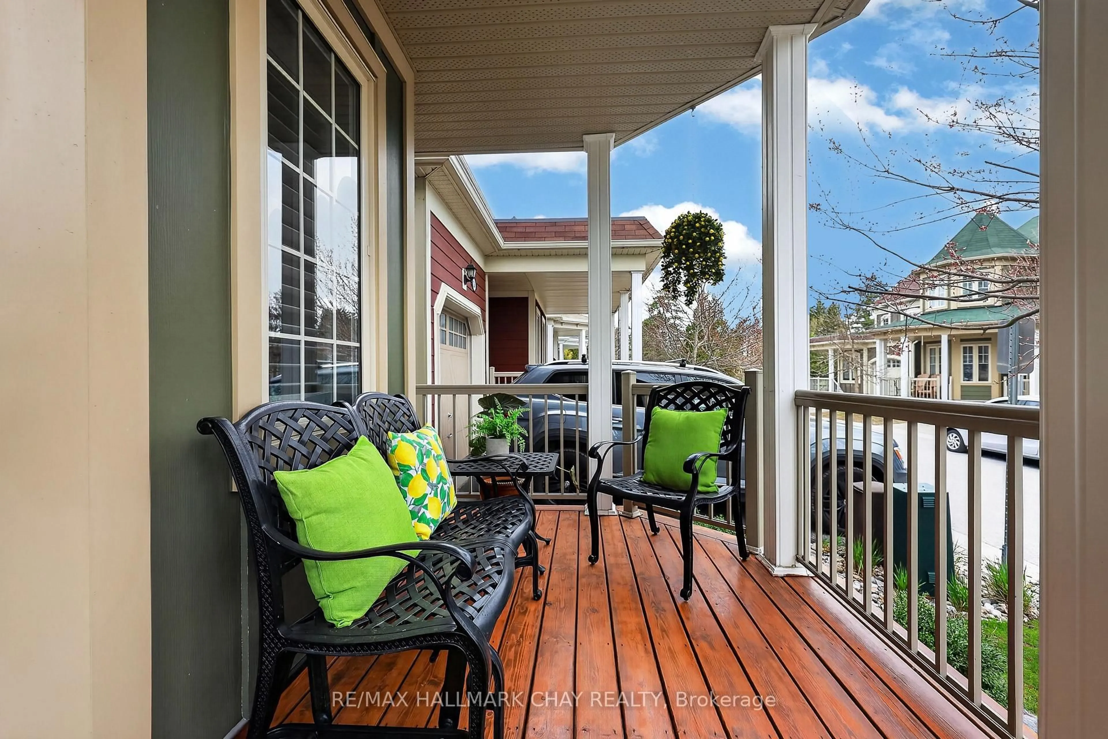 Patio, street for 3306 Summerhill Way, Severn Ontario L3V 0E1
