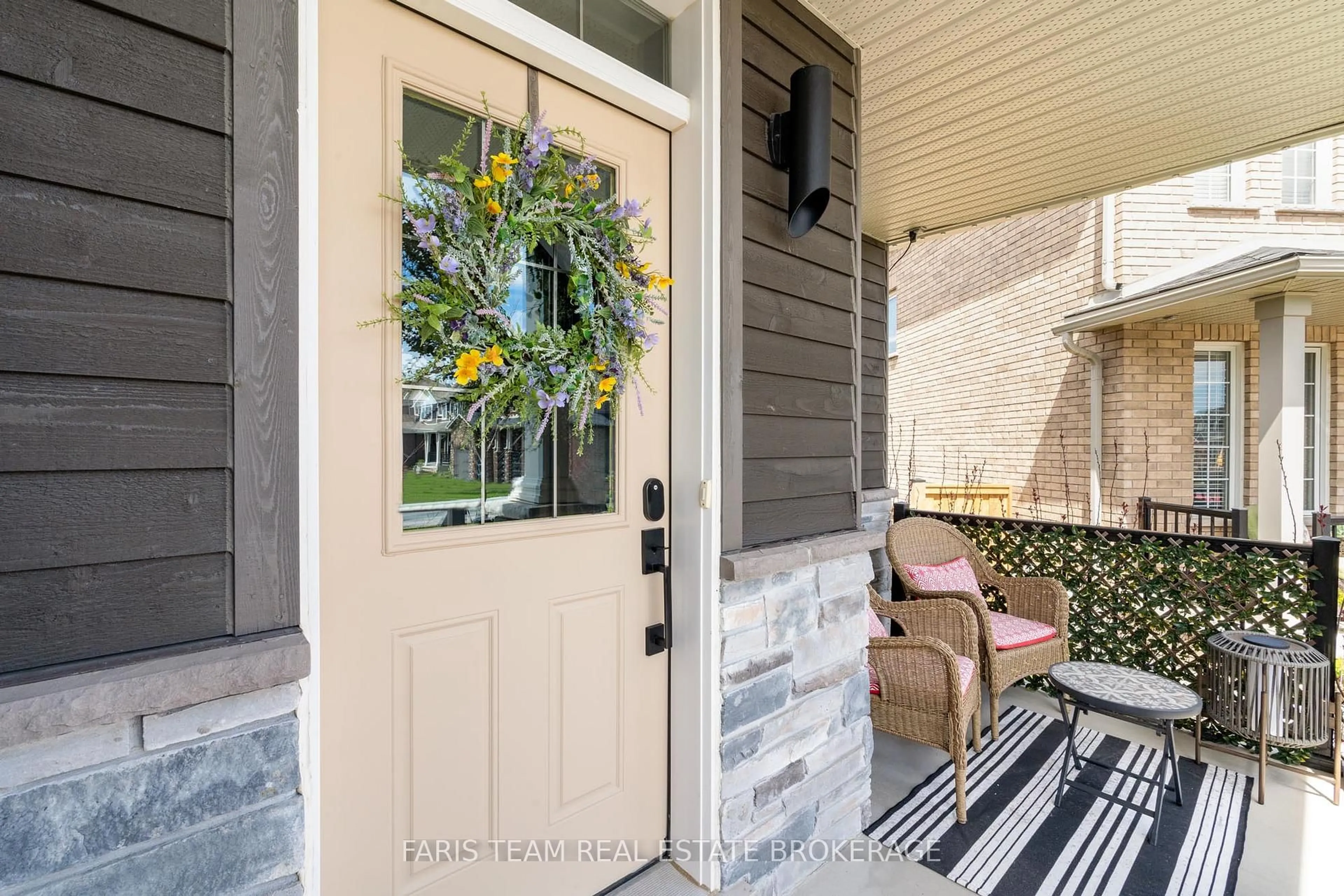Indoor entryway for 37 Lockerbie Cres, Collingwood Ontario L9Y 0Y9