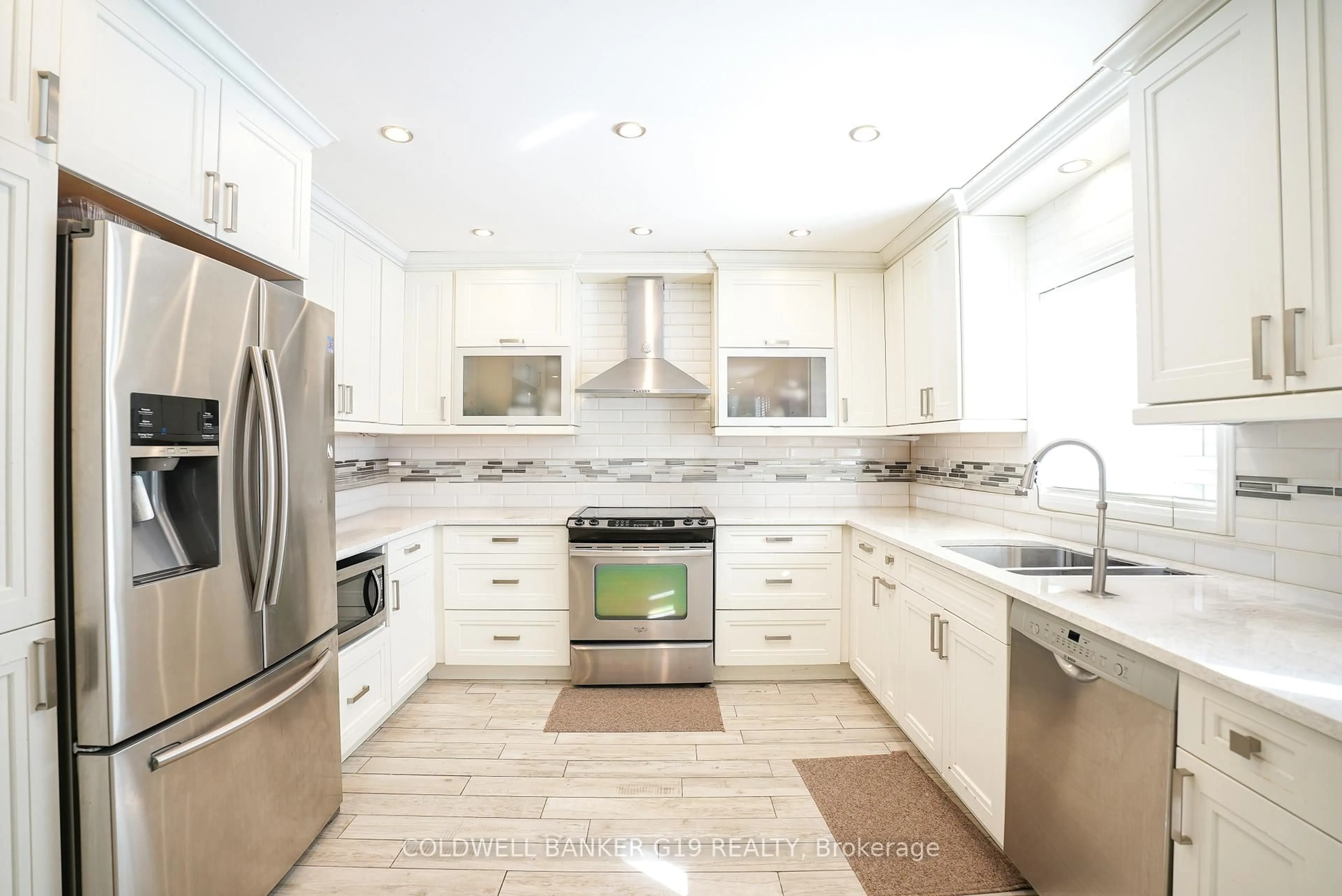 Contemporary kitchen, ceramic/tile floor for 65 Summerset Dr, Barrie Ontario L4N 0B1