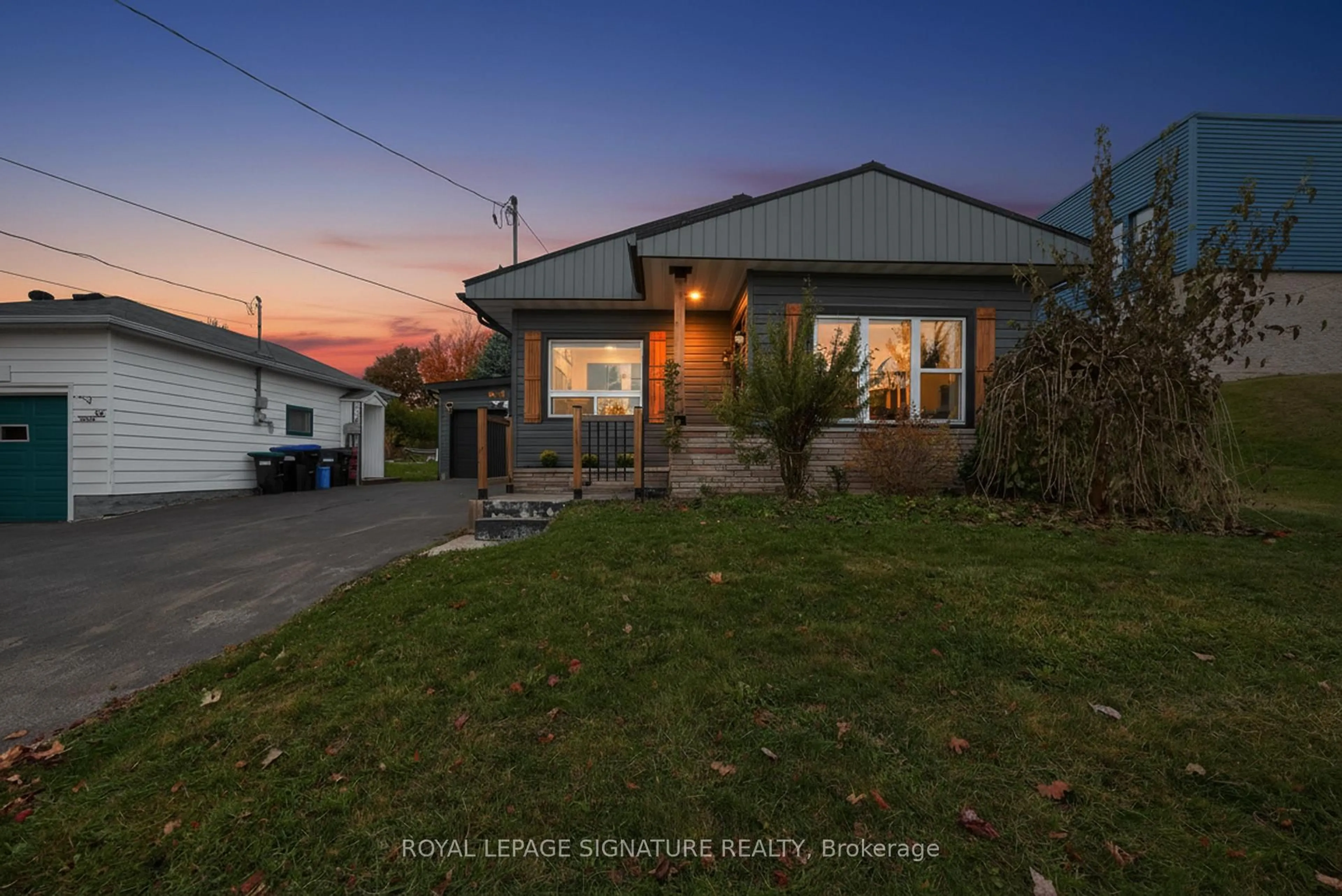 A pic from outside/outdoor area/front of a property/back of a property/a pic from drone, street for 57 Maria St, Penetanguishene Ontario L9M 1L3