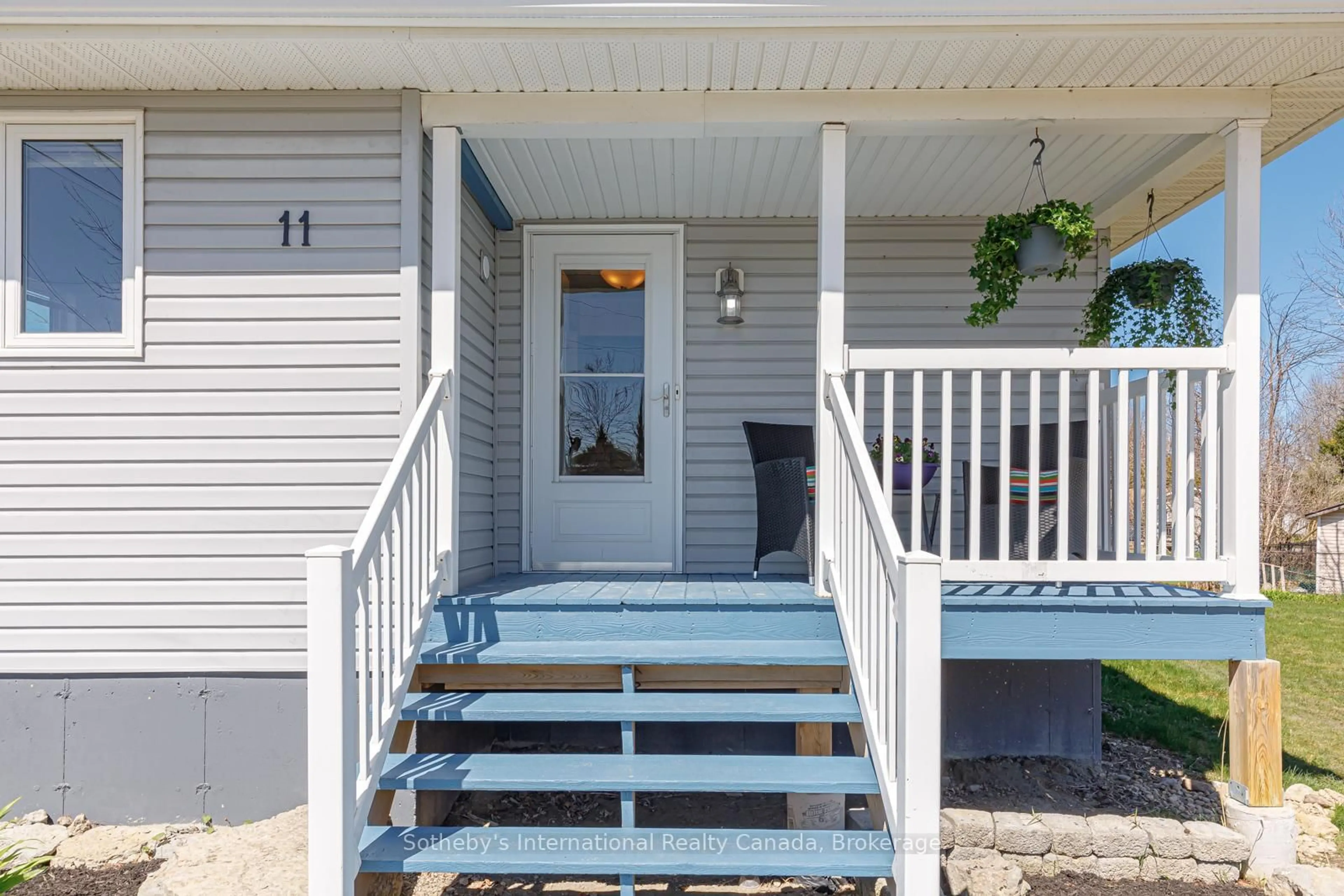 Home with vinyl exterior material, street for 11 Stalker St, Collingwood Ontario L9Y 3Z1