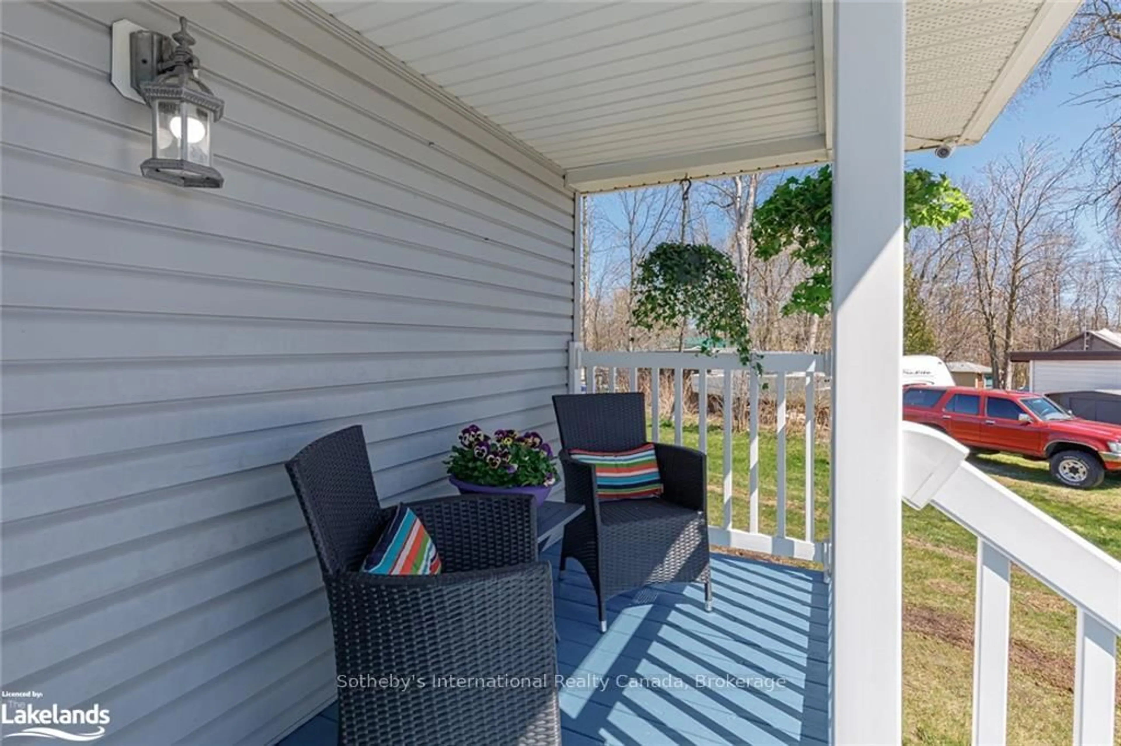 Patio, street for 11 Stalker St, Collingwood Ontario L9Y 3Z1