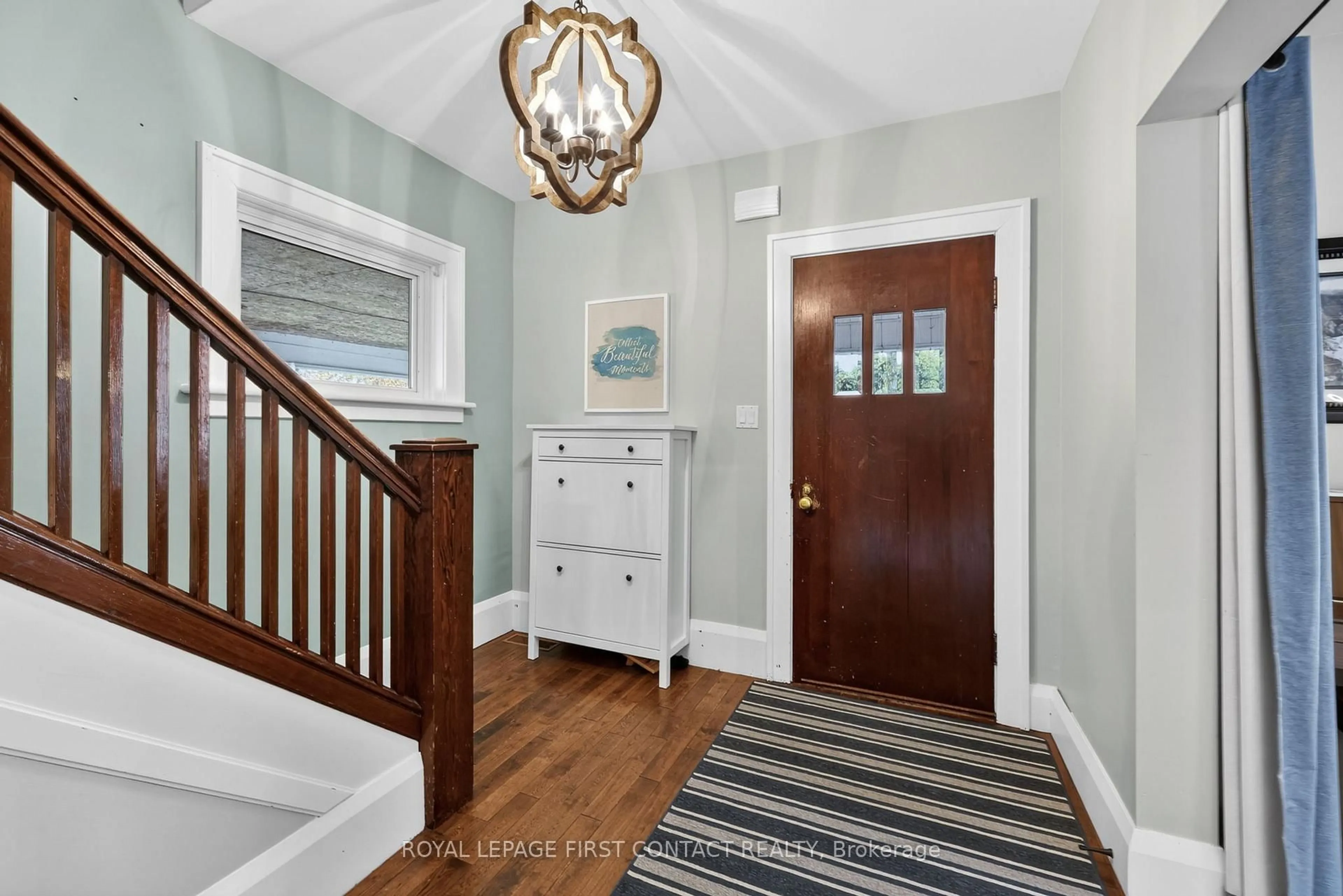Indoor entryway for 40 Stone St, Springwater Ontario L0L 1P0