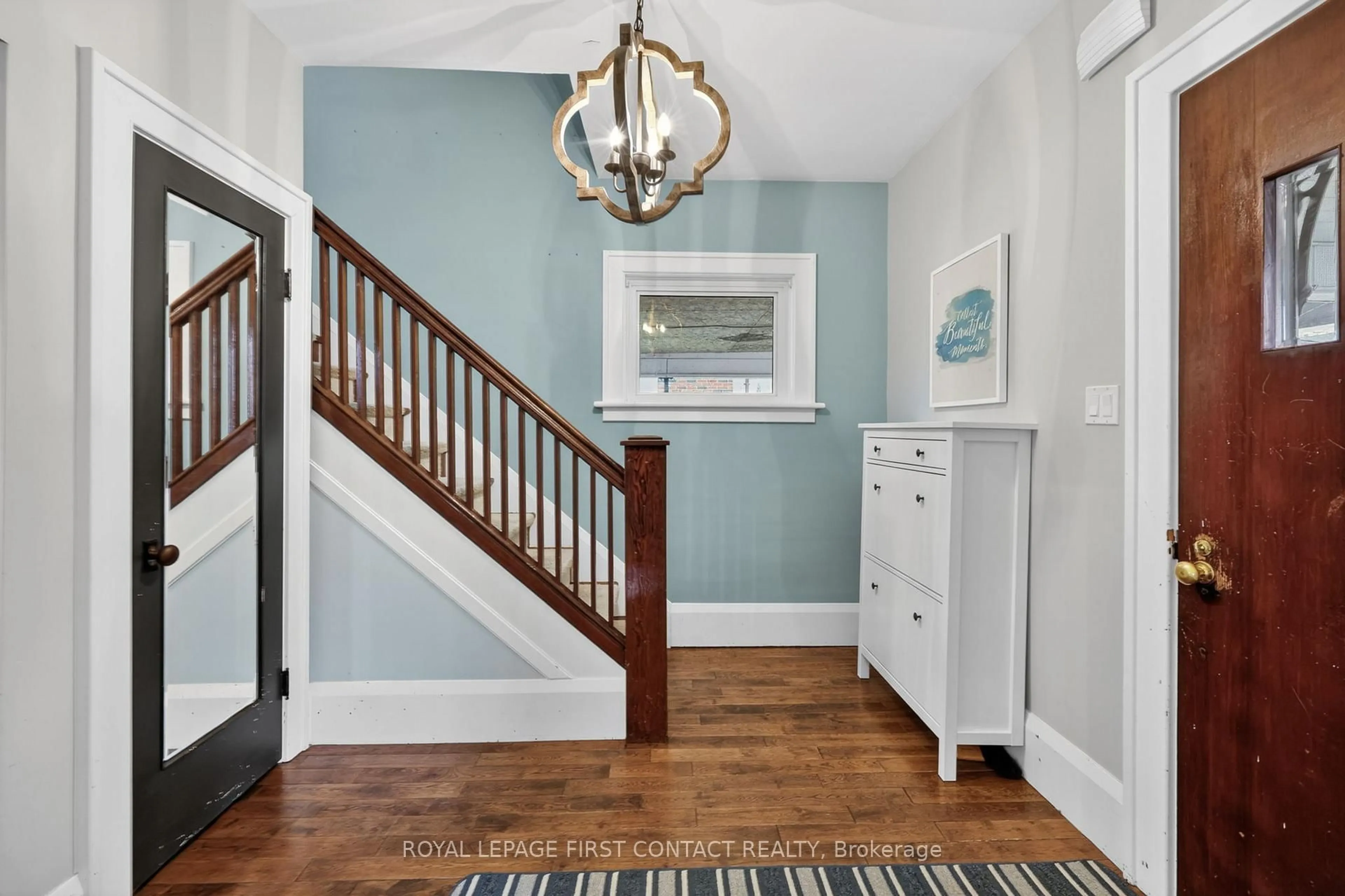 Indoor entryway for 40 Stone St, Springwater Ontario L0L 1P0