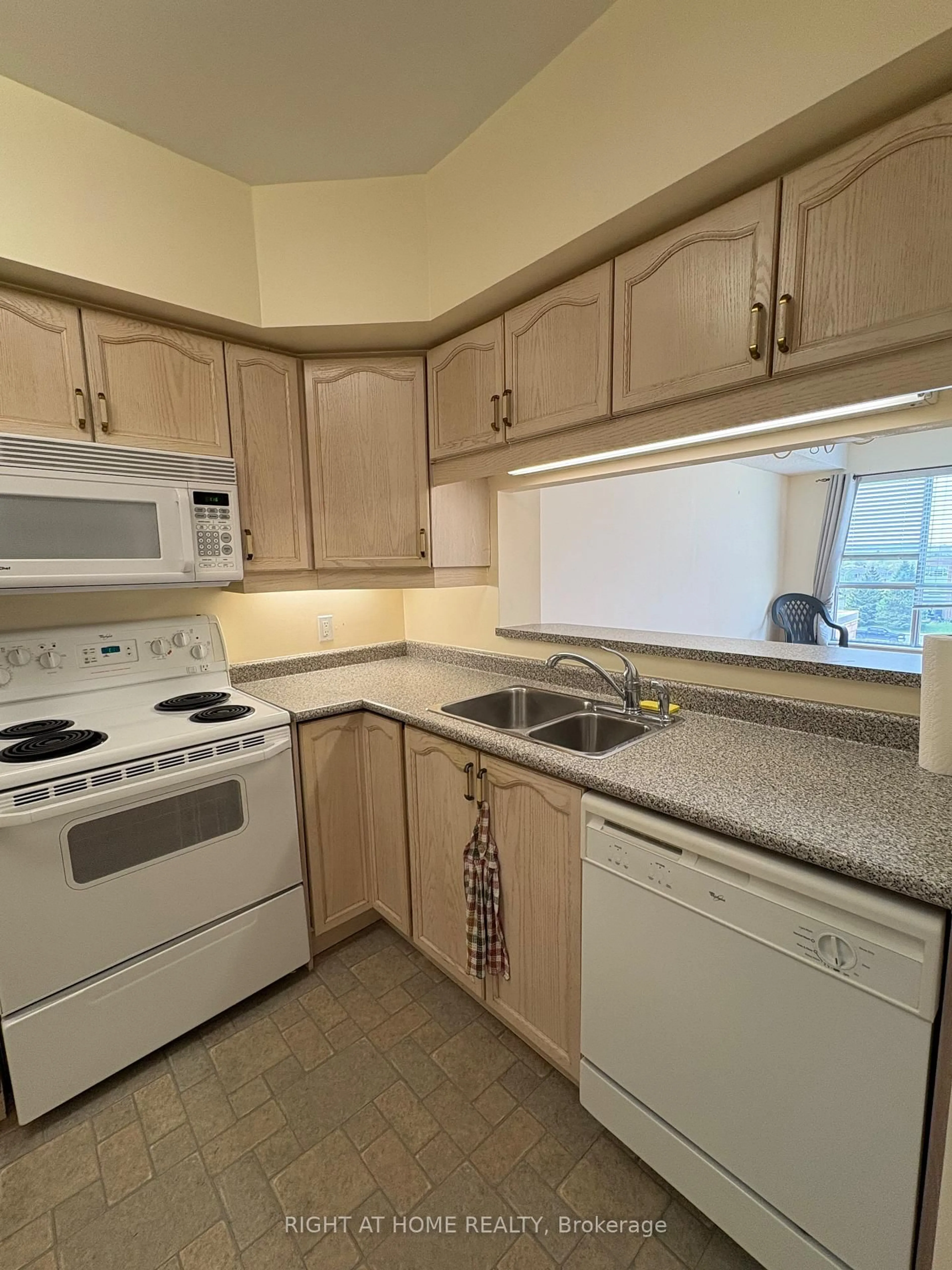 Standard kitchen, unknown for 94 Dean Ave #403, Barrie Ontario L4N 0M3