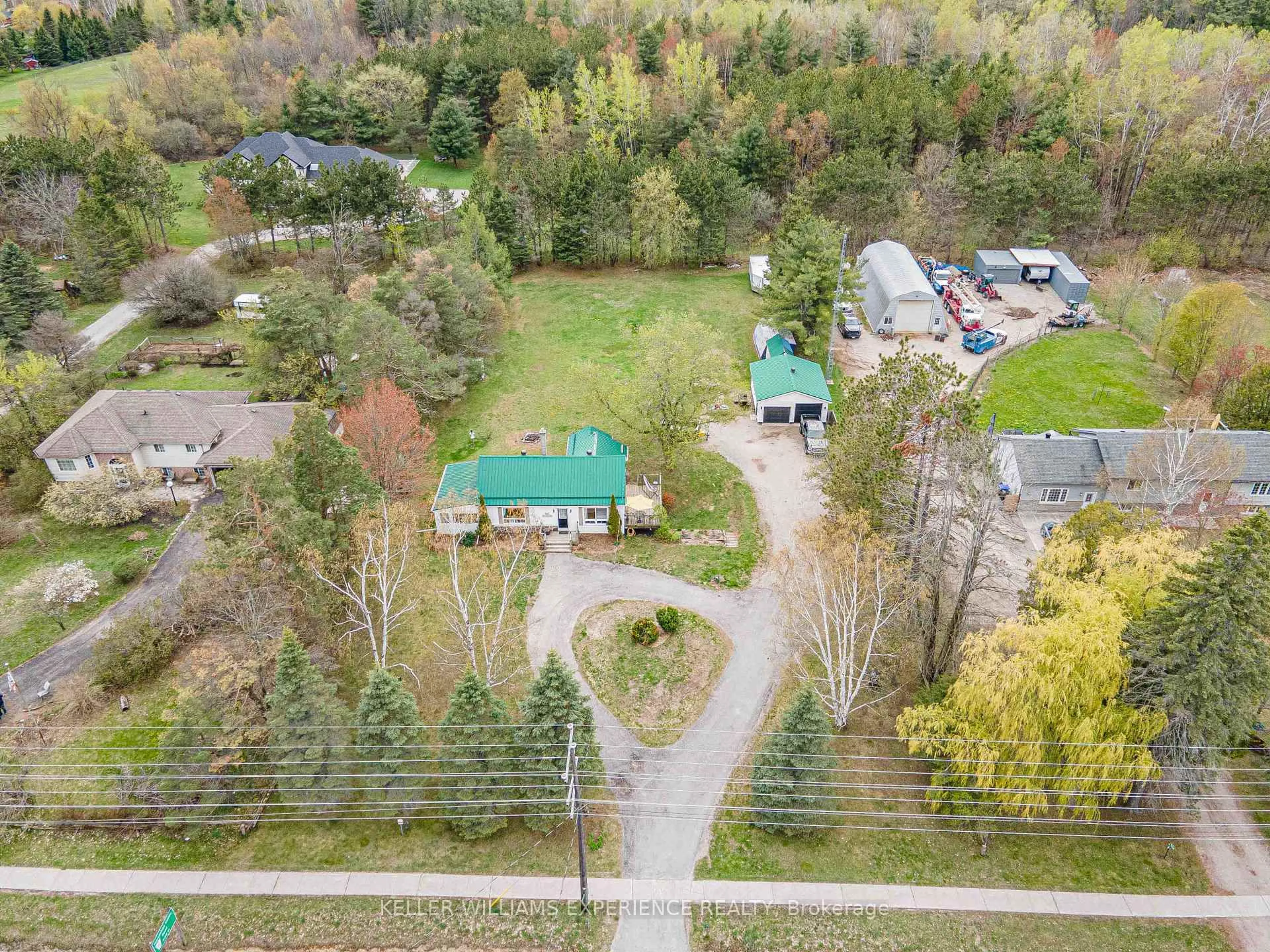 A pic from outside/outdoor area/front of a property/back of a property/a pic from drone, unknown for 3514 PENETANGUISHENE Rd, Oro-Medonte Ontario L4M 4Y8