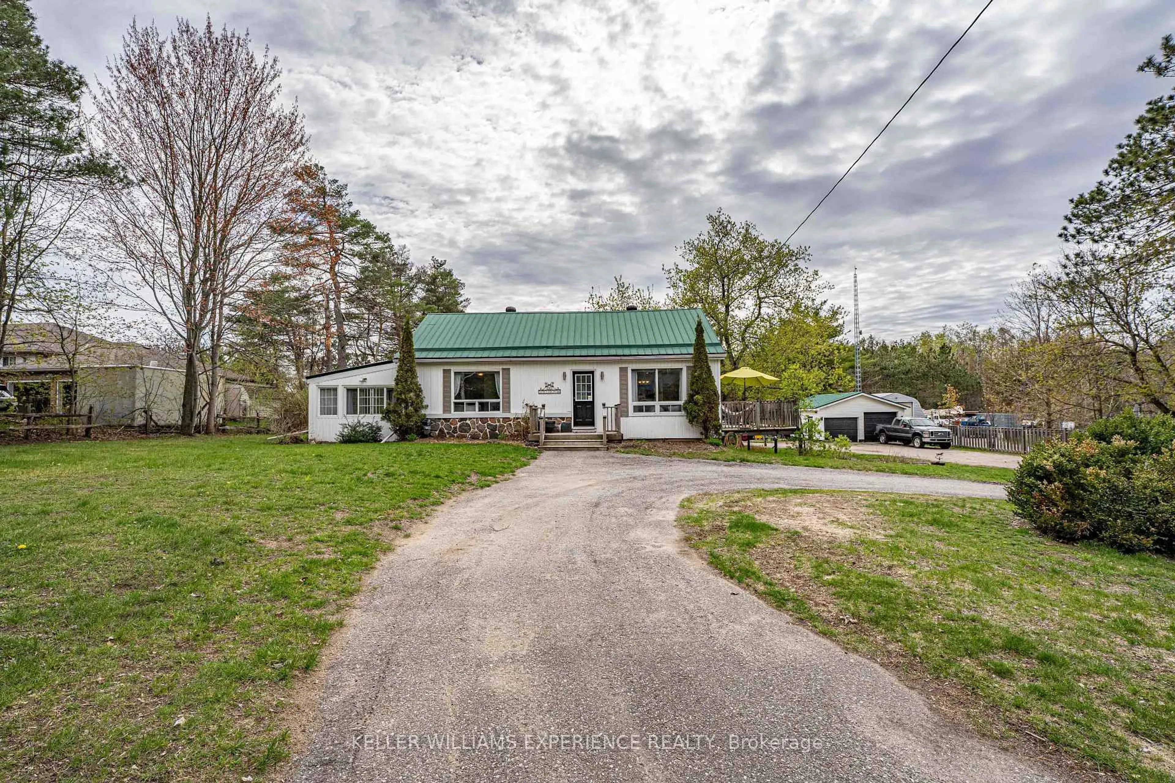 A pic from outside/outdoor area/front of a property/back of a property/a pic from drone, street for 3514 PENETANGUISHENE Rd, Oro-Medonte Ontario L4M 4Y8