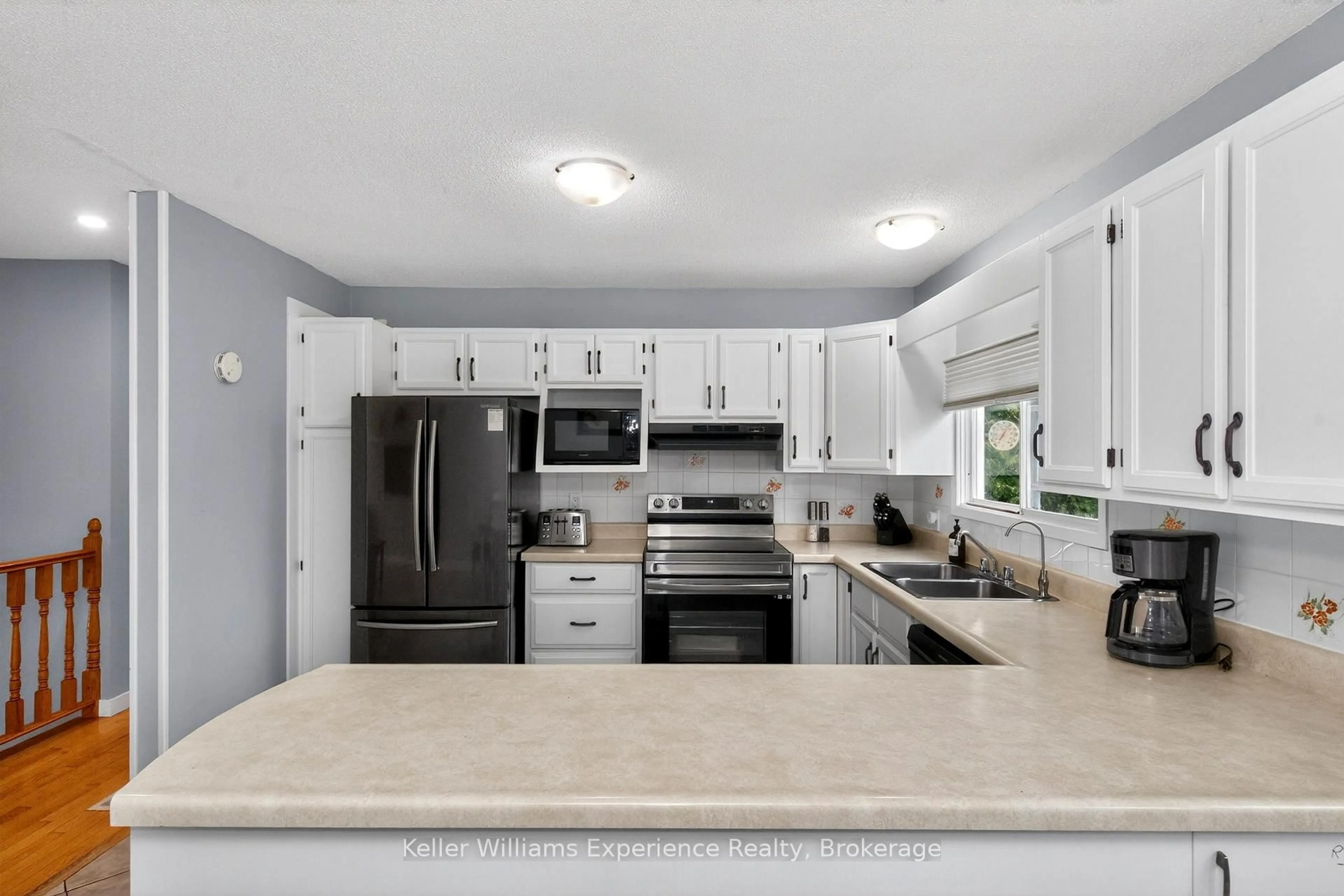 Open concept kitchen, ceramic/tile floor for 72 BAY St, Tay Ontario L0K 2A0