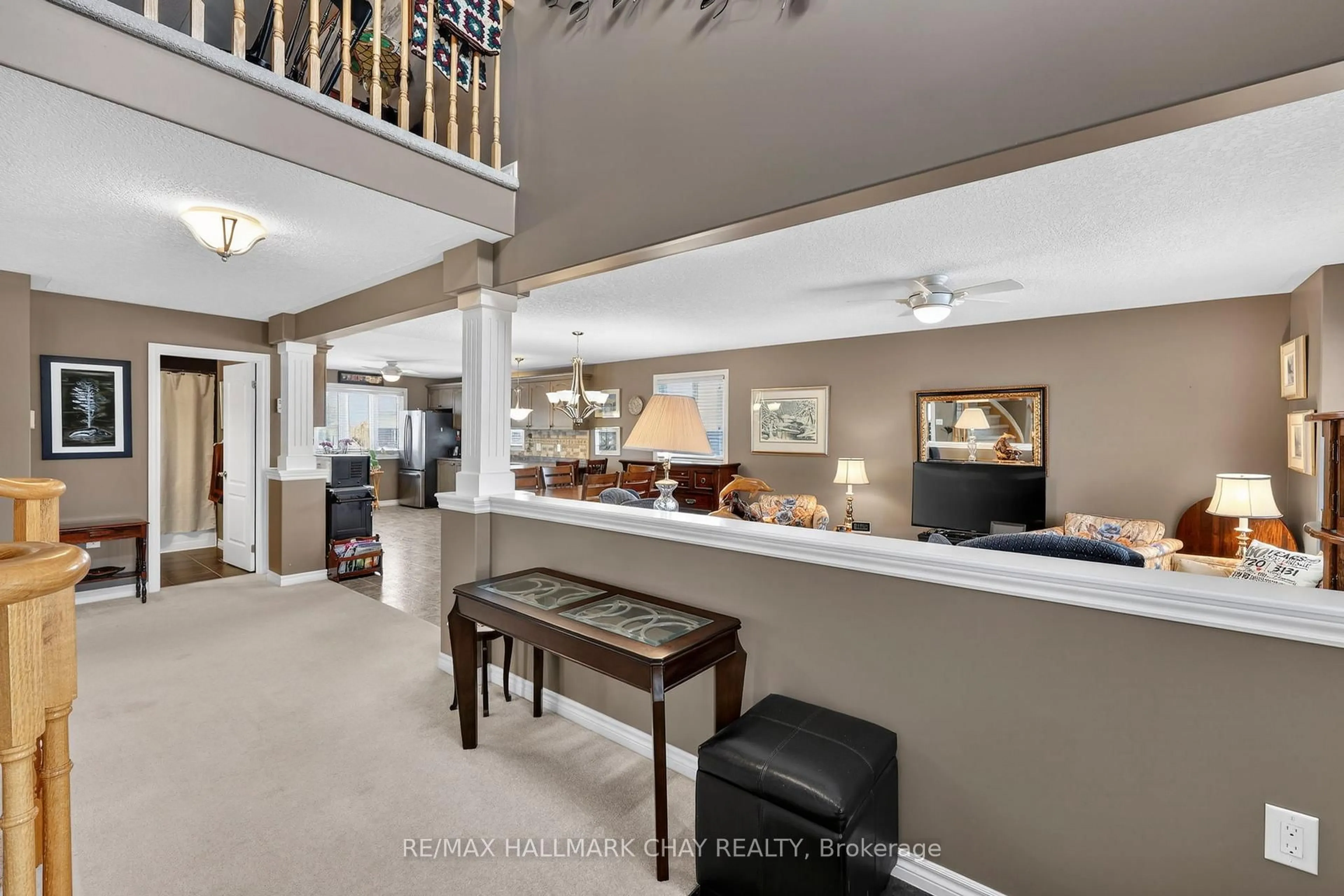 Indoor foyer for 16 Sheppard Dr, Tay Ontario L0K 2A0