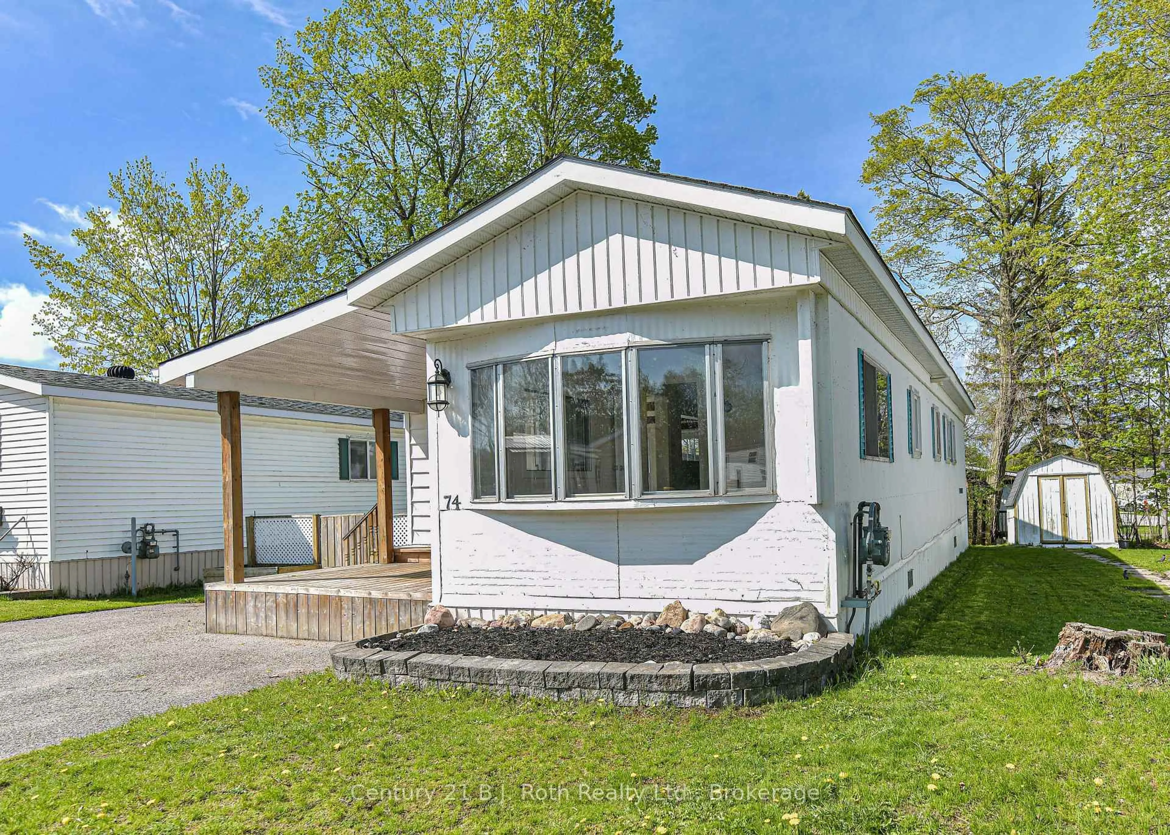 Home with vinyl exterior material, street for 580 West St #74, Orillia Ontario L3V 6L8