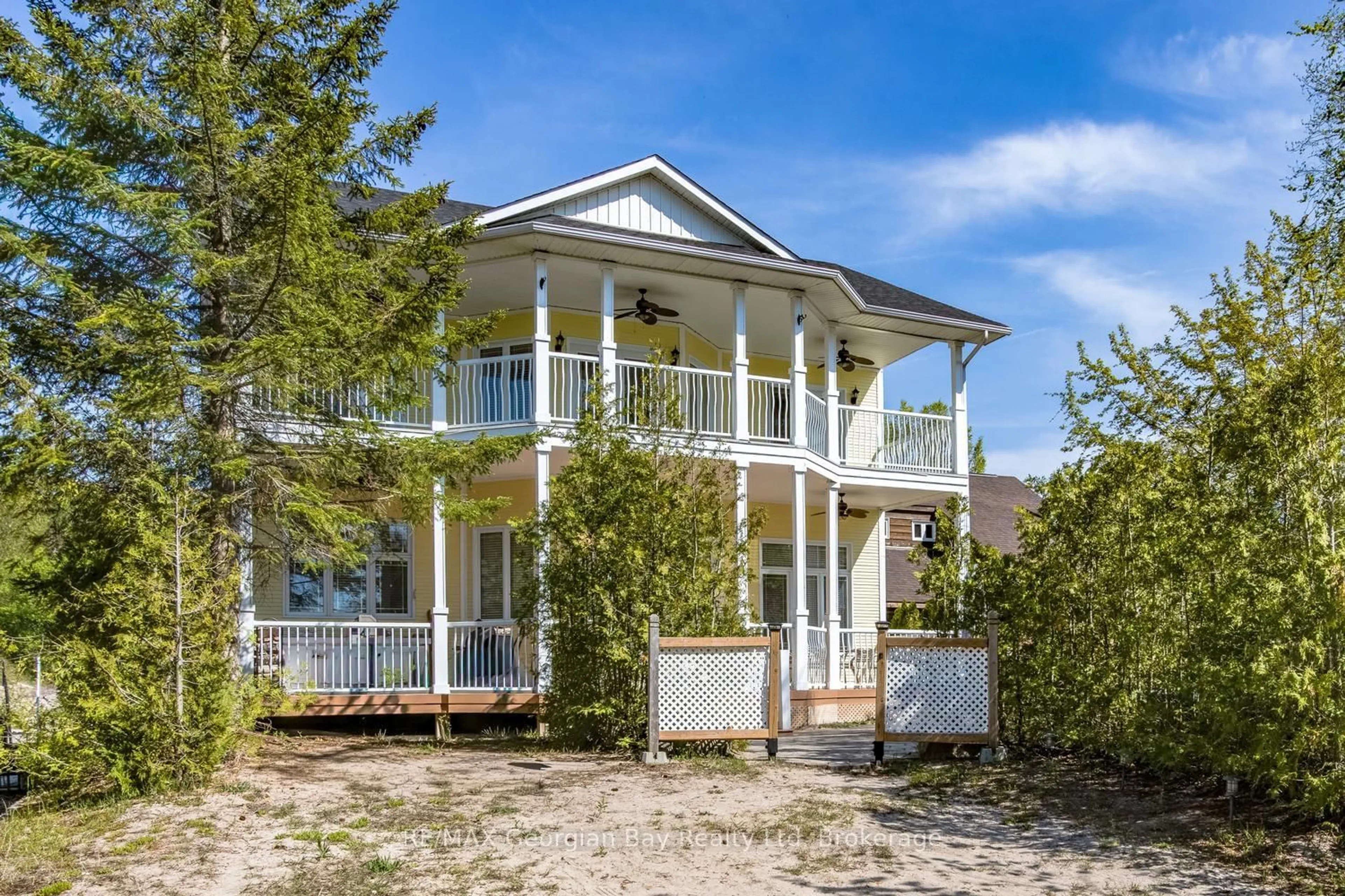 Home with vinyl exterior material, unknown for 1107 Tiny Beaches Rd, Tiny Ontario L0L 2T0