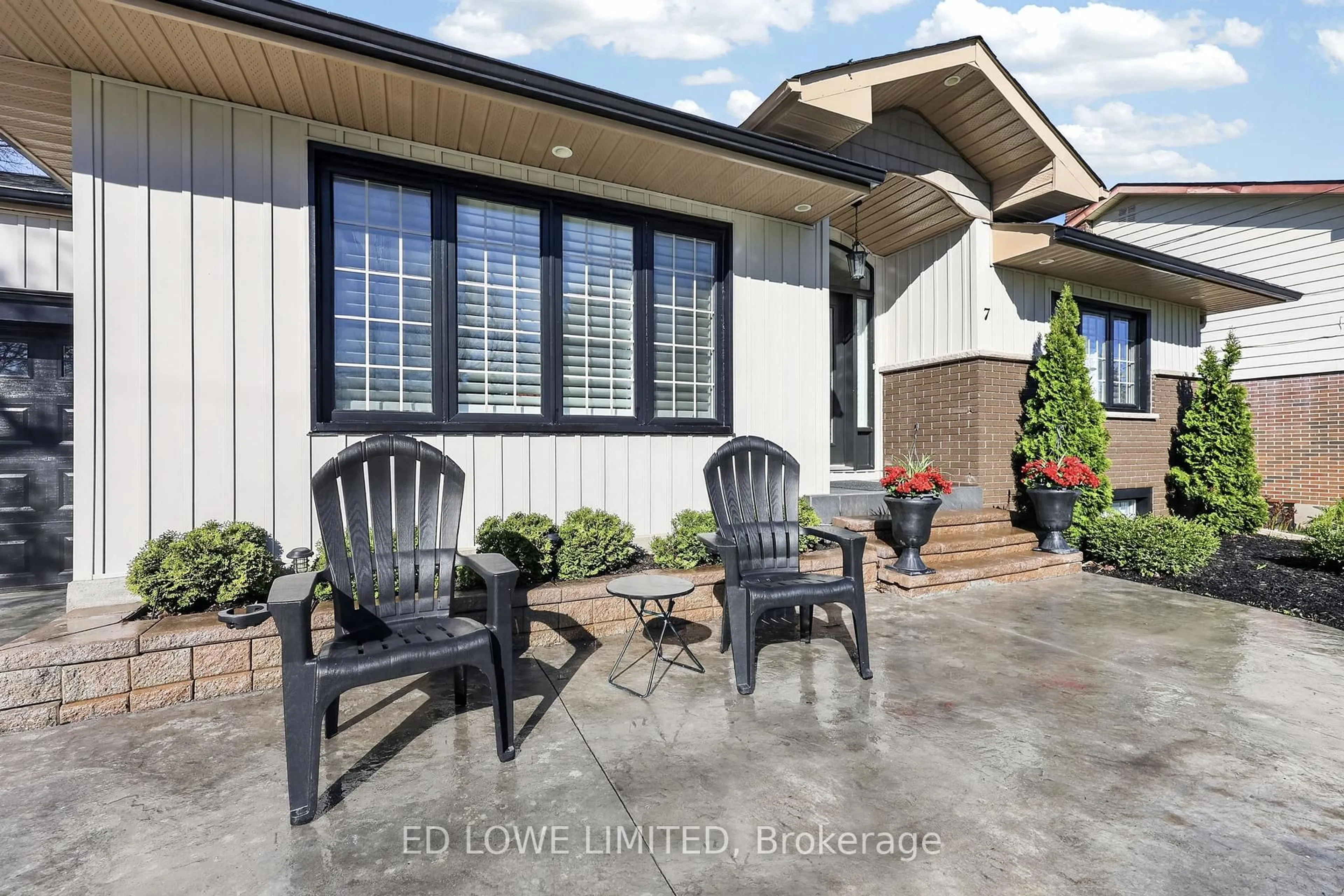 Patio, unknown for 7 Howard Cres, Barrie Ontario L4M 2L7