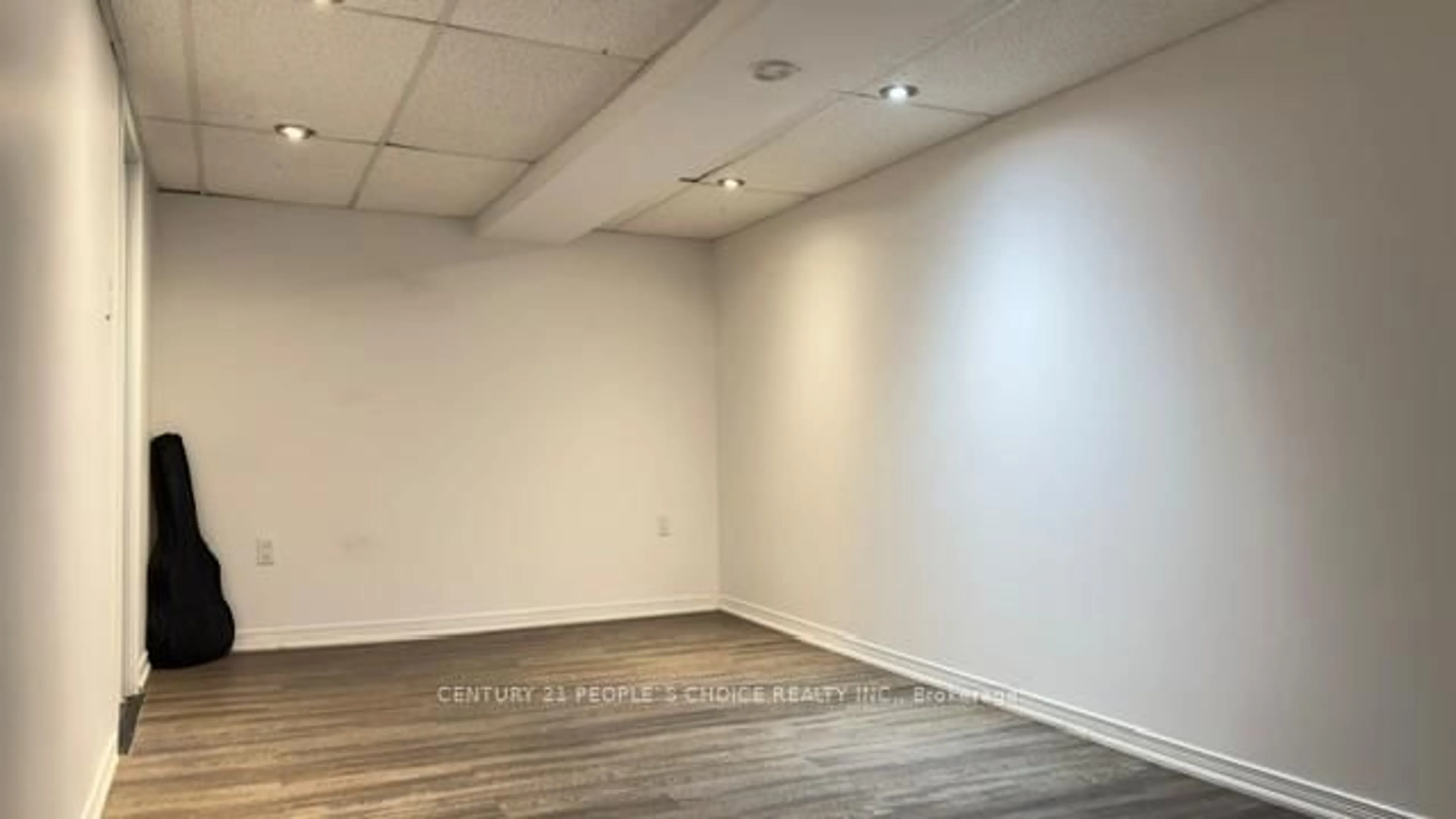 A pic of a room for 108 Kozlov St, Barrie Ontario L4N 4P9