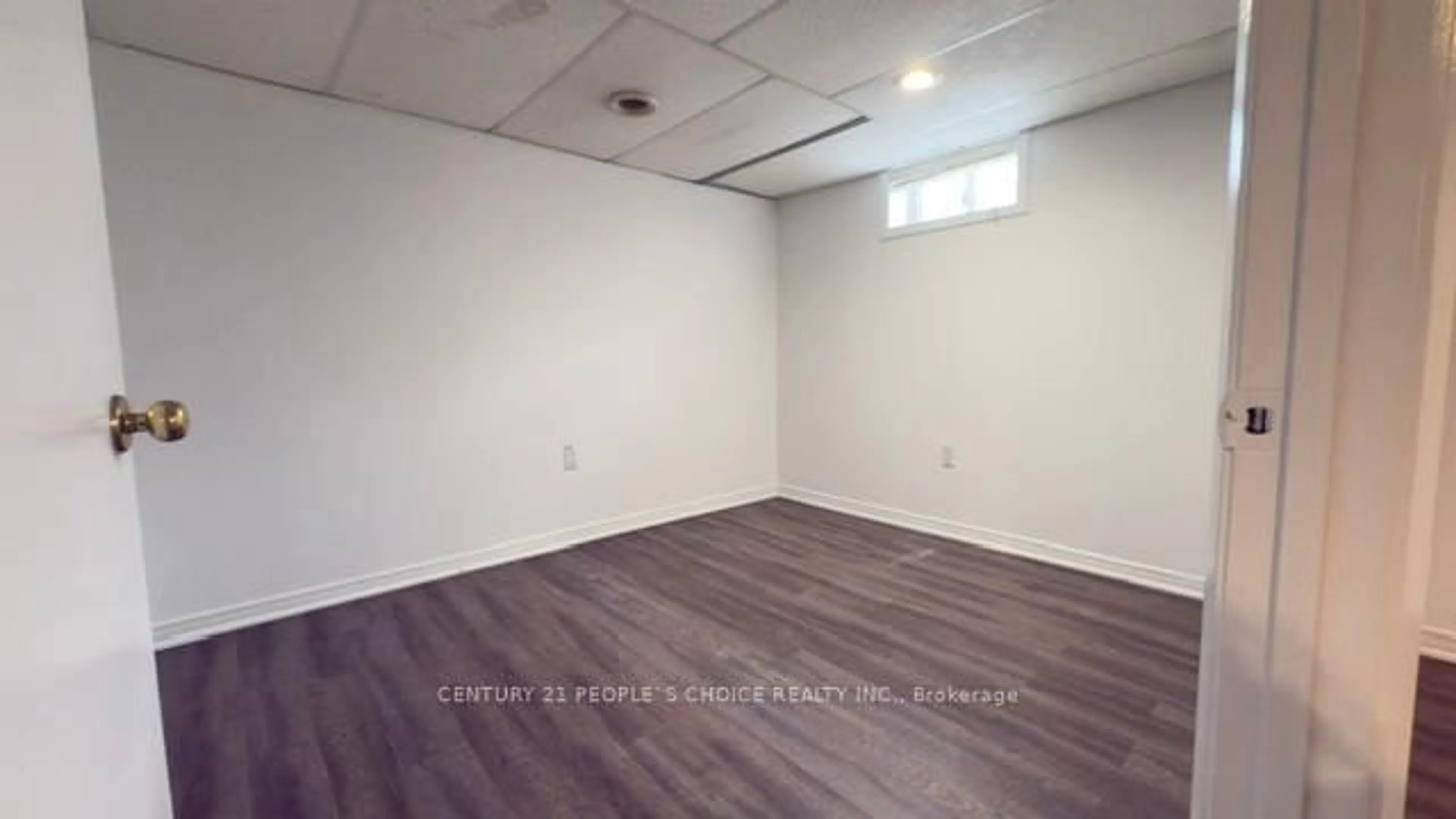 A pic of a room for 108 Kozlov St, Barrie Ontario L4N 4P9
