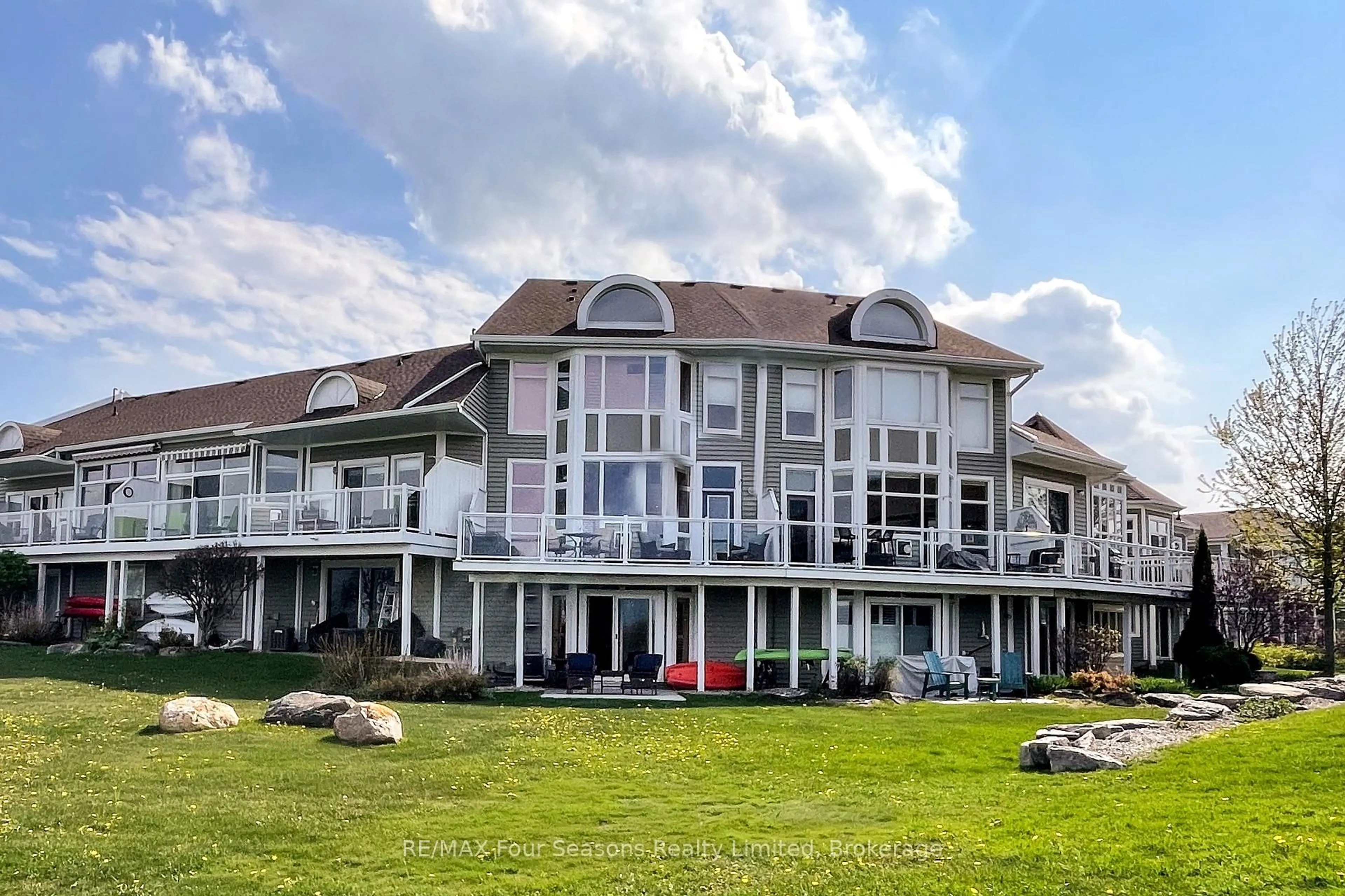 A pic from outside/outdoor area/front of a property/back of a property/a pic from drone, water/lake/river/ocean view for 13 CRANBERRY Quay, Collingwood Ontario L9Y 5C2