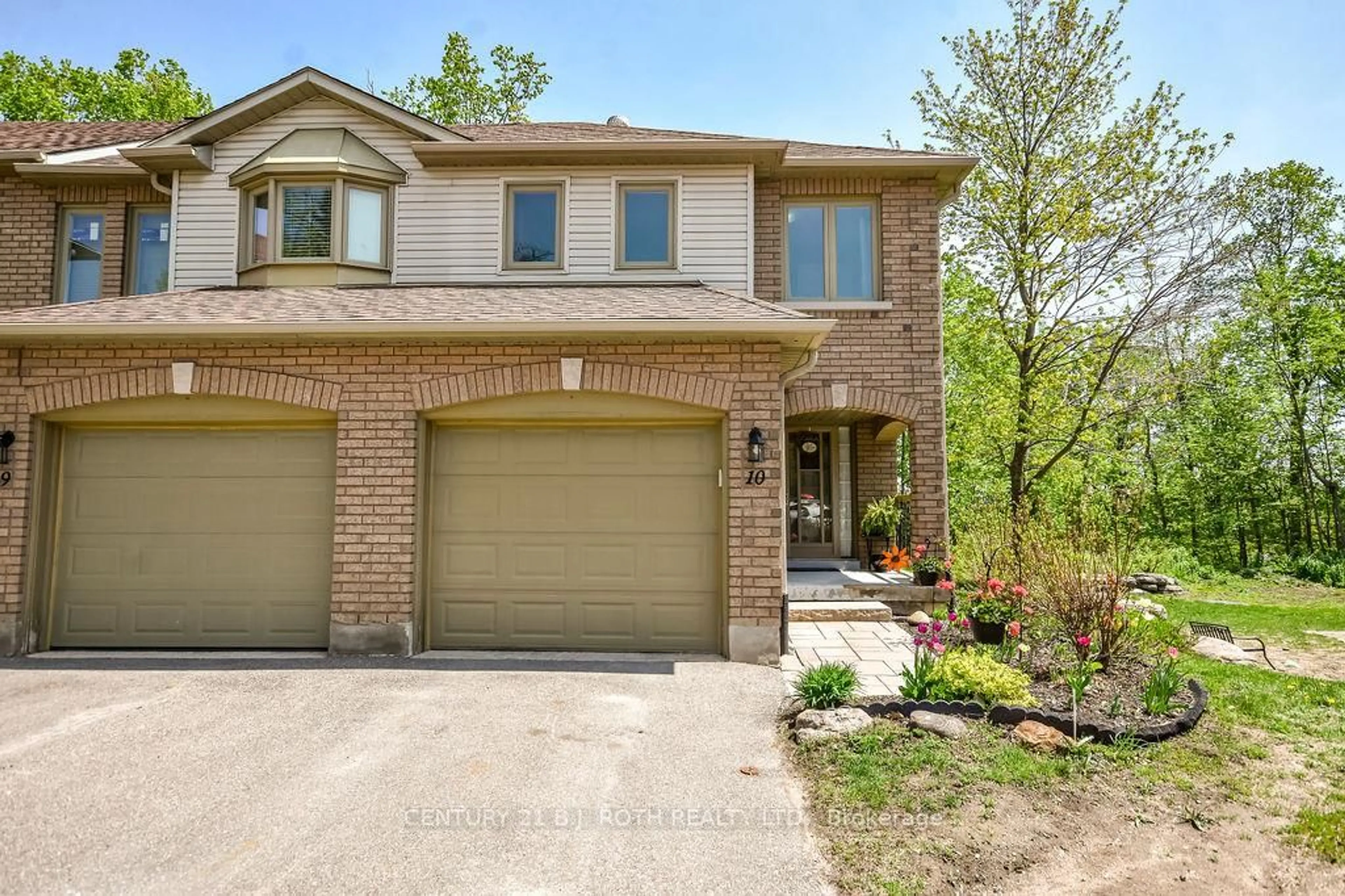 Home with brick exterior material, street for 492 Laclie St #10, Orillia Ontario L3V 7V2