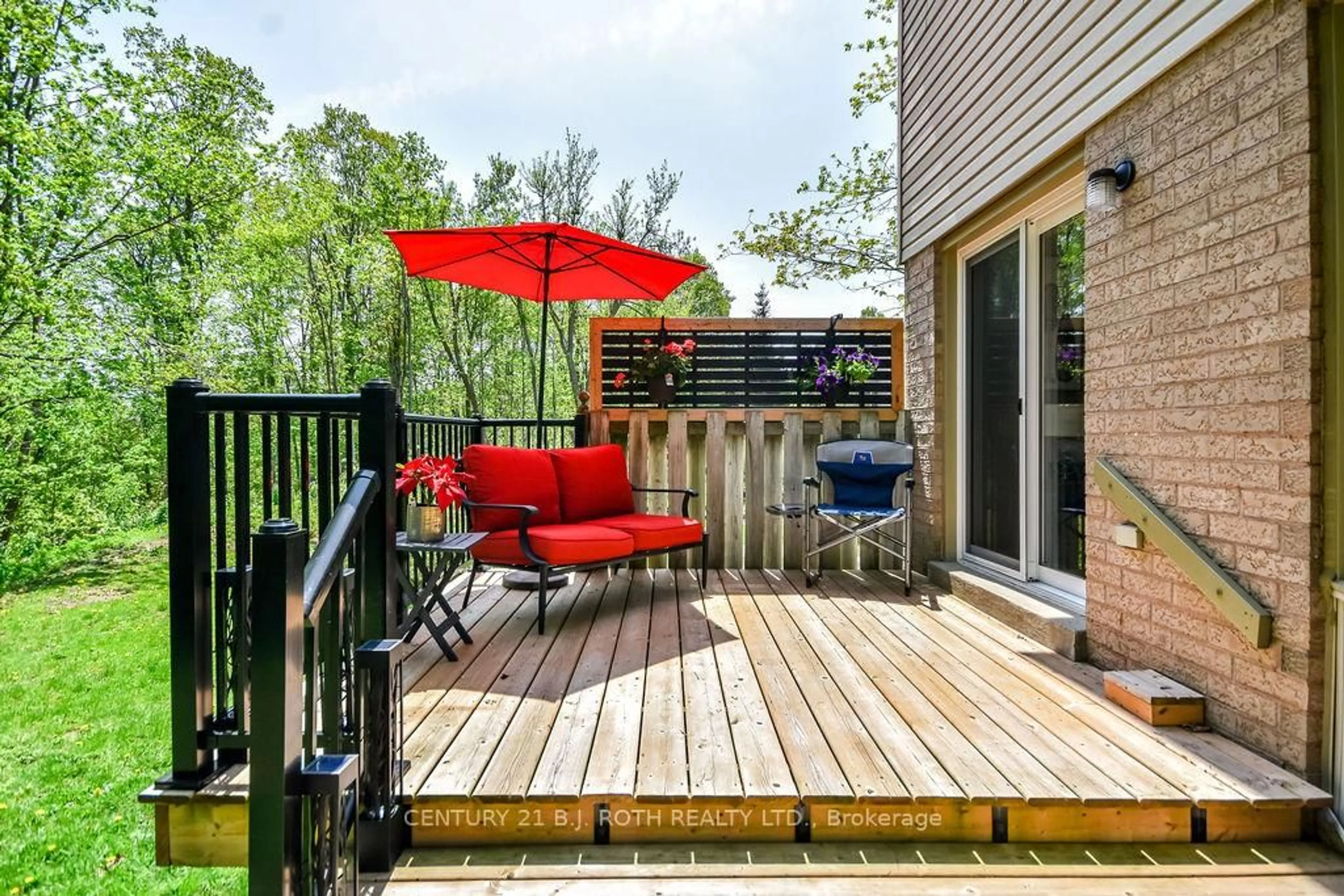 Patio, water/lake/river/ocean view for 492 Laclie St #10, Orillia Ontario L3V 7V2