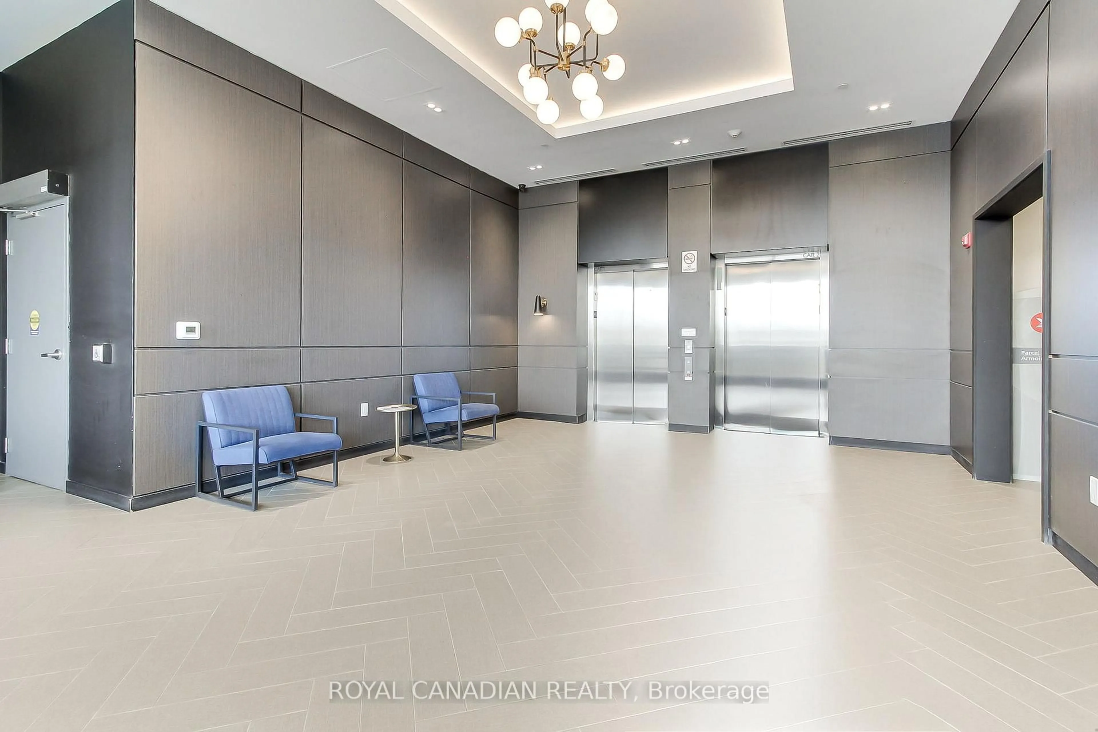 Indoor foyer for 430 ESSA Rd #418, Barrie Ontario L9J 0M1