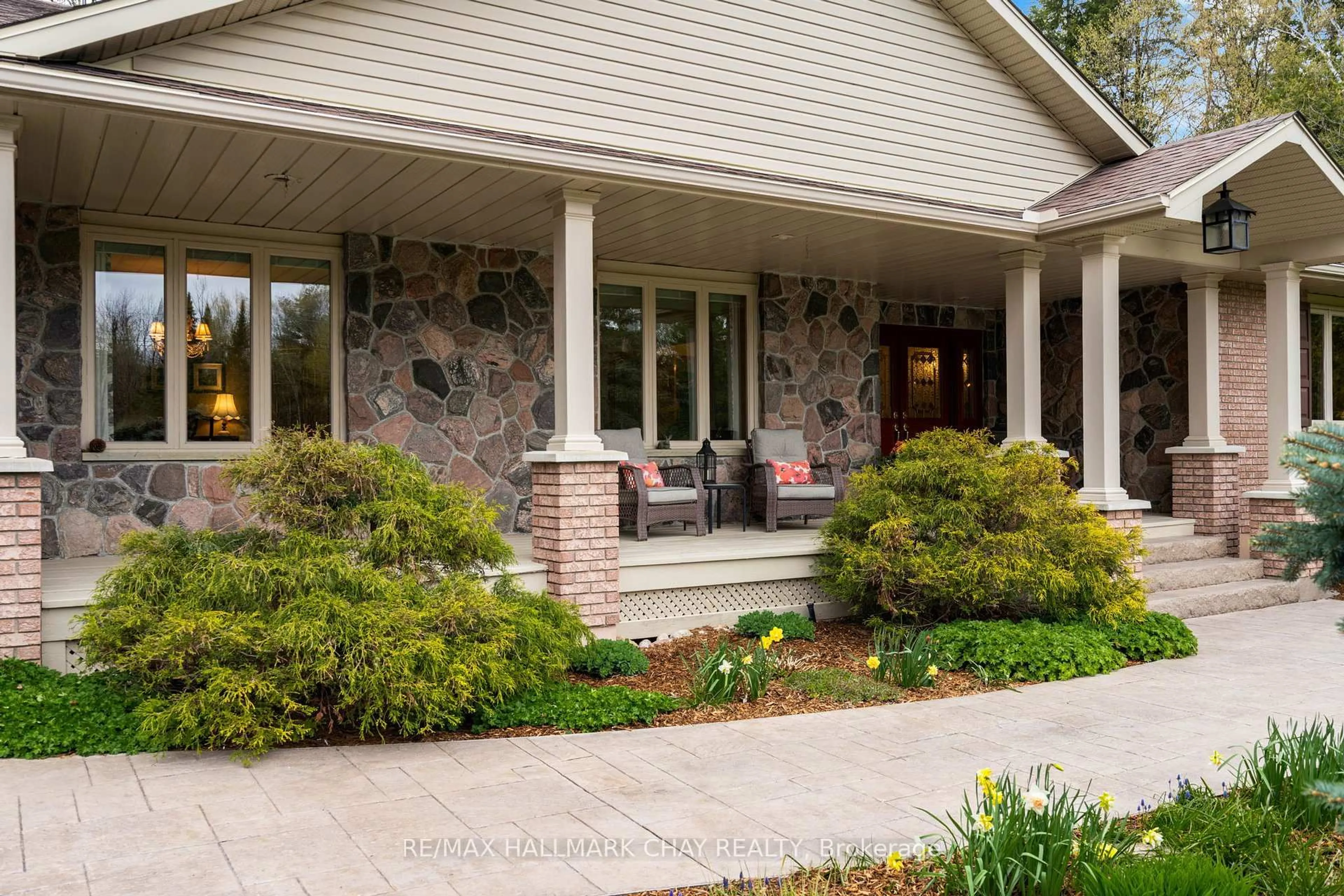 Home with brick exterior material, street for 1838 CARRIAGE Crt, Severn Ontario L3V 6H2