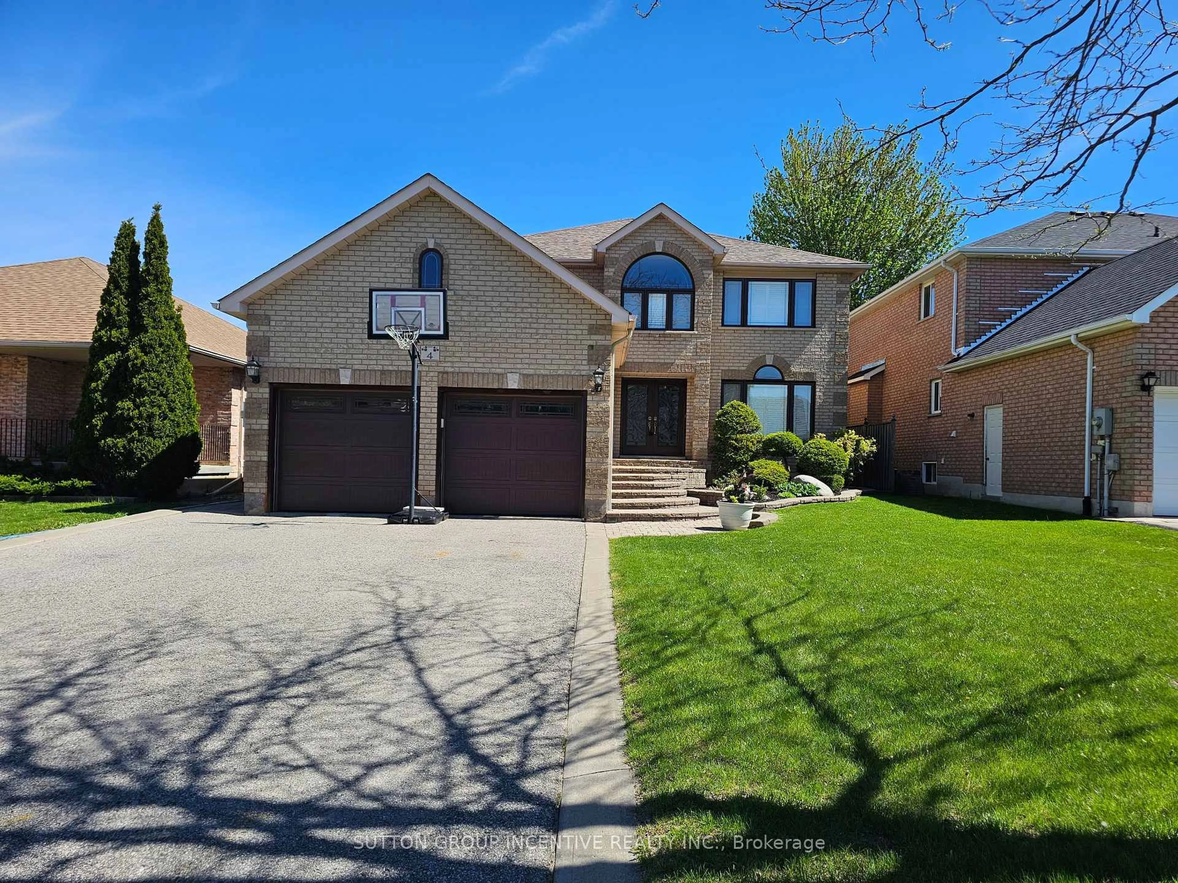 Home with brick exterior material, street for 4 Chantal St, Barrie Ontario L4N 9S4