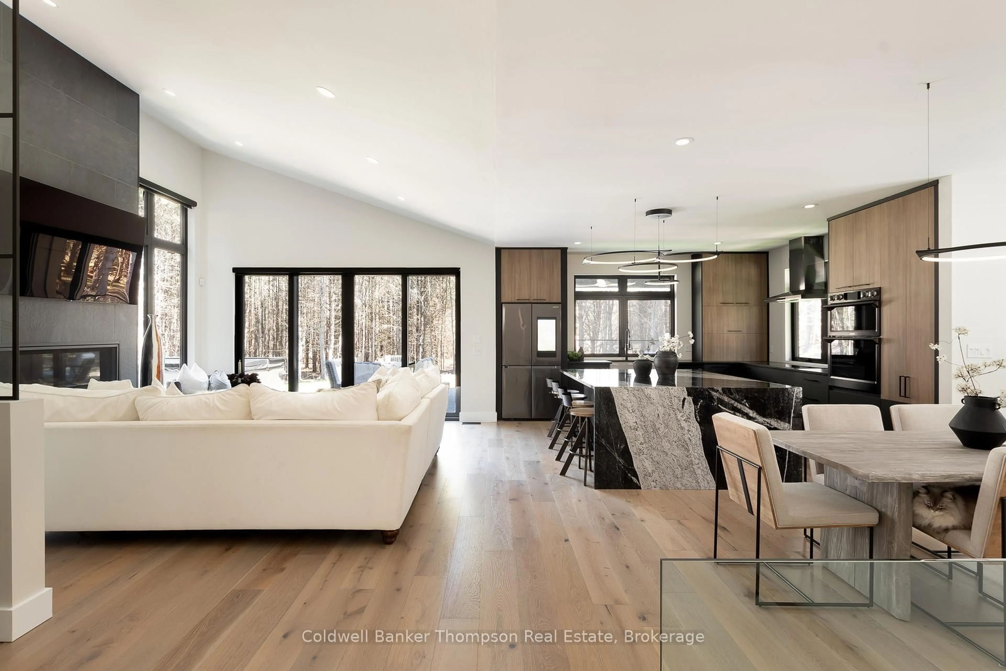 Open concept kitchen, unknown for 5130 Severn Pines Cres, Severn Ontario L0K 2B0