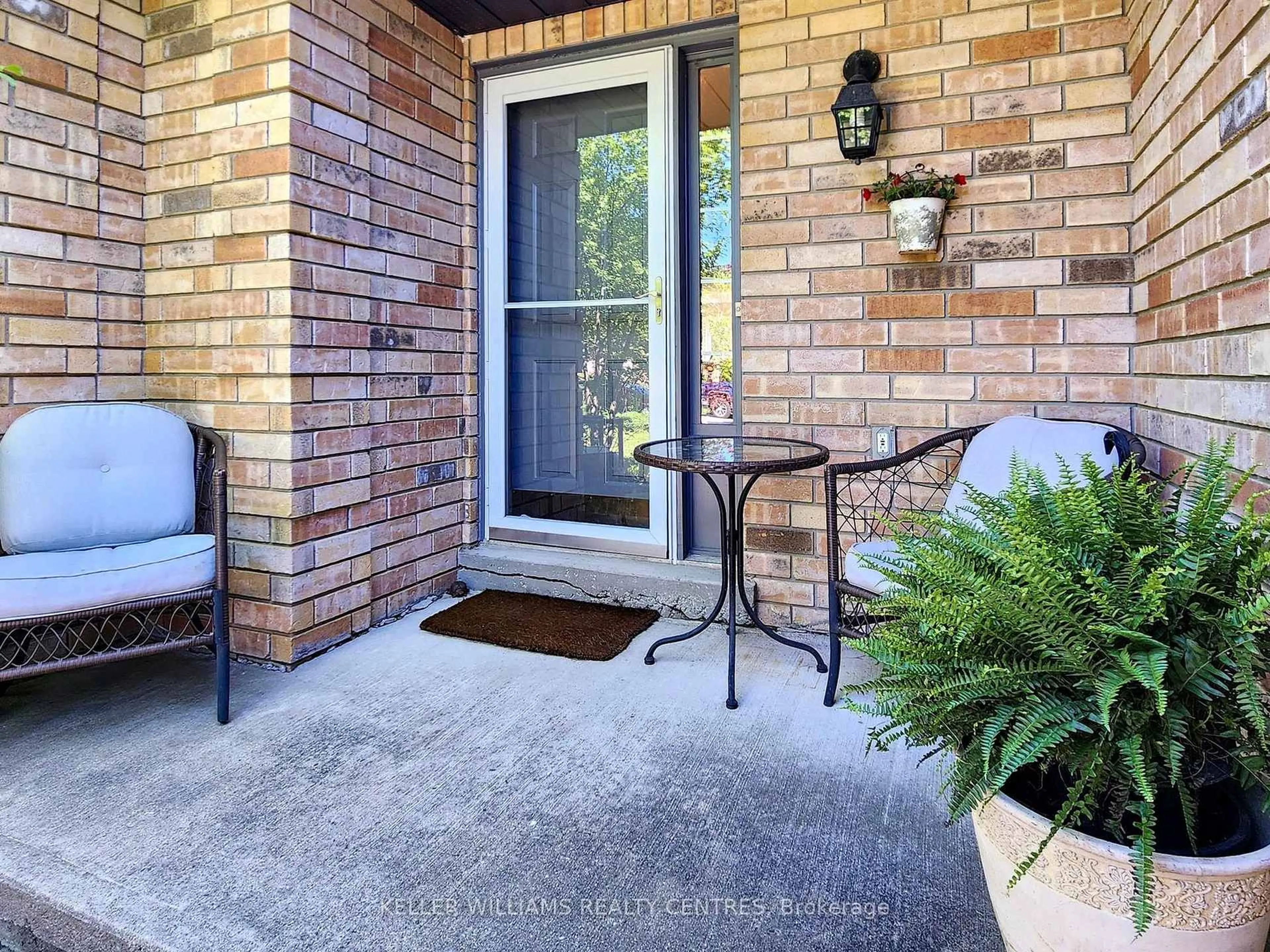 Patio, street for 14 Gables Way, Barrie Ontario L4N 8M3