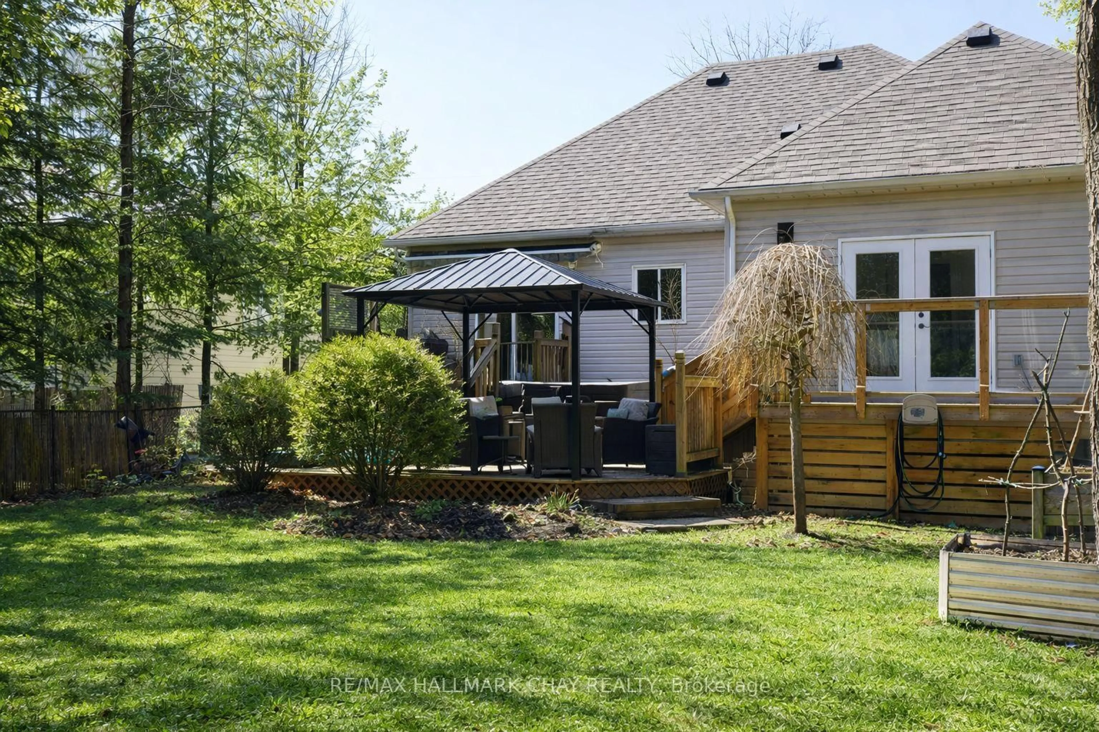 Patio, water/lake/river/ocean view for 75 62nd St, Wasaga Beach Ontario L9Z 1V5