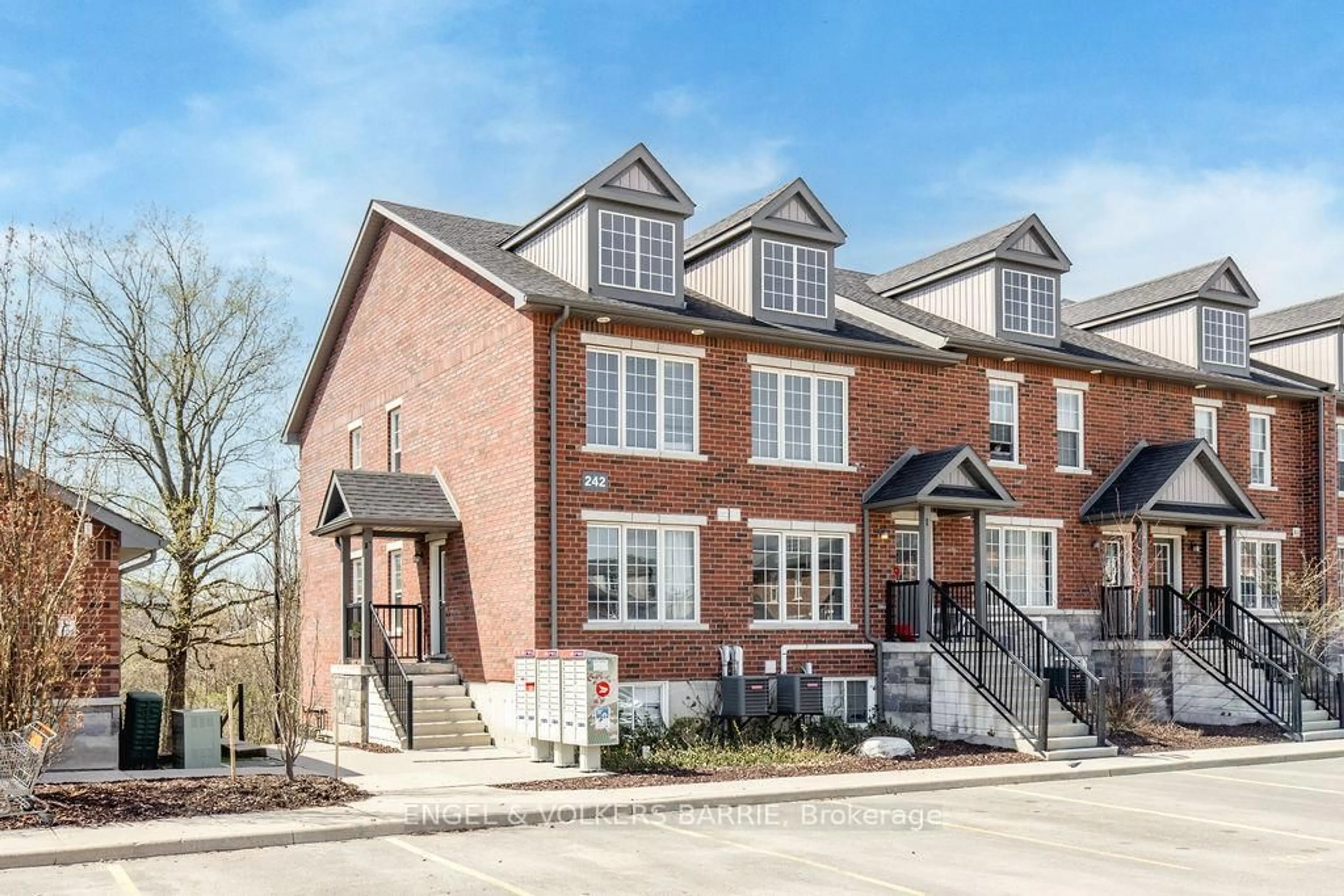 Home with brick exterior material, street for 242 Penetanguishene Rd #16, Barrie Ontario L4M 7C2
