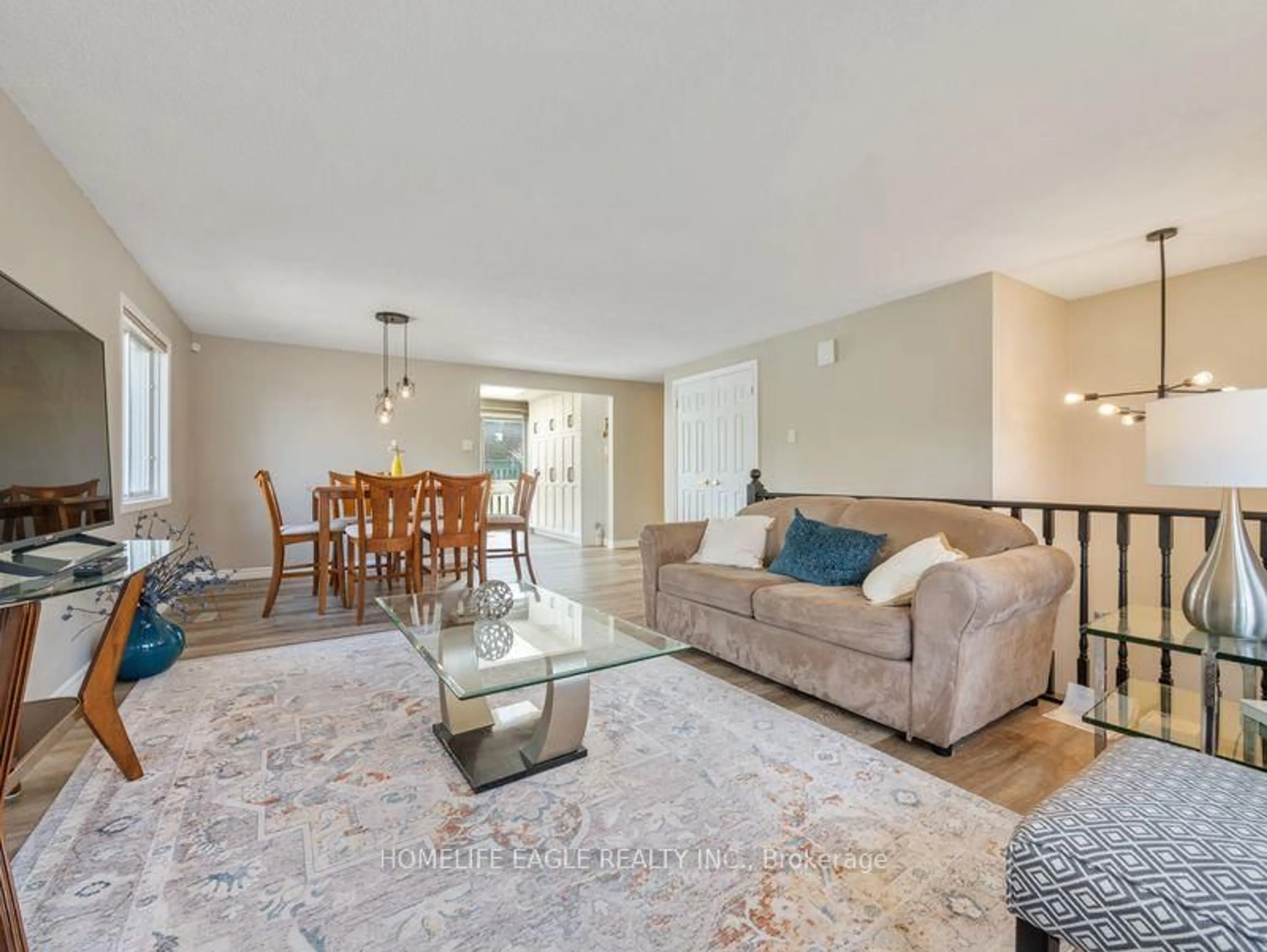 Living room with furniture, unknown for 18 Nugent Crt, Barrie Ontario L4N 7A9