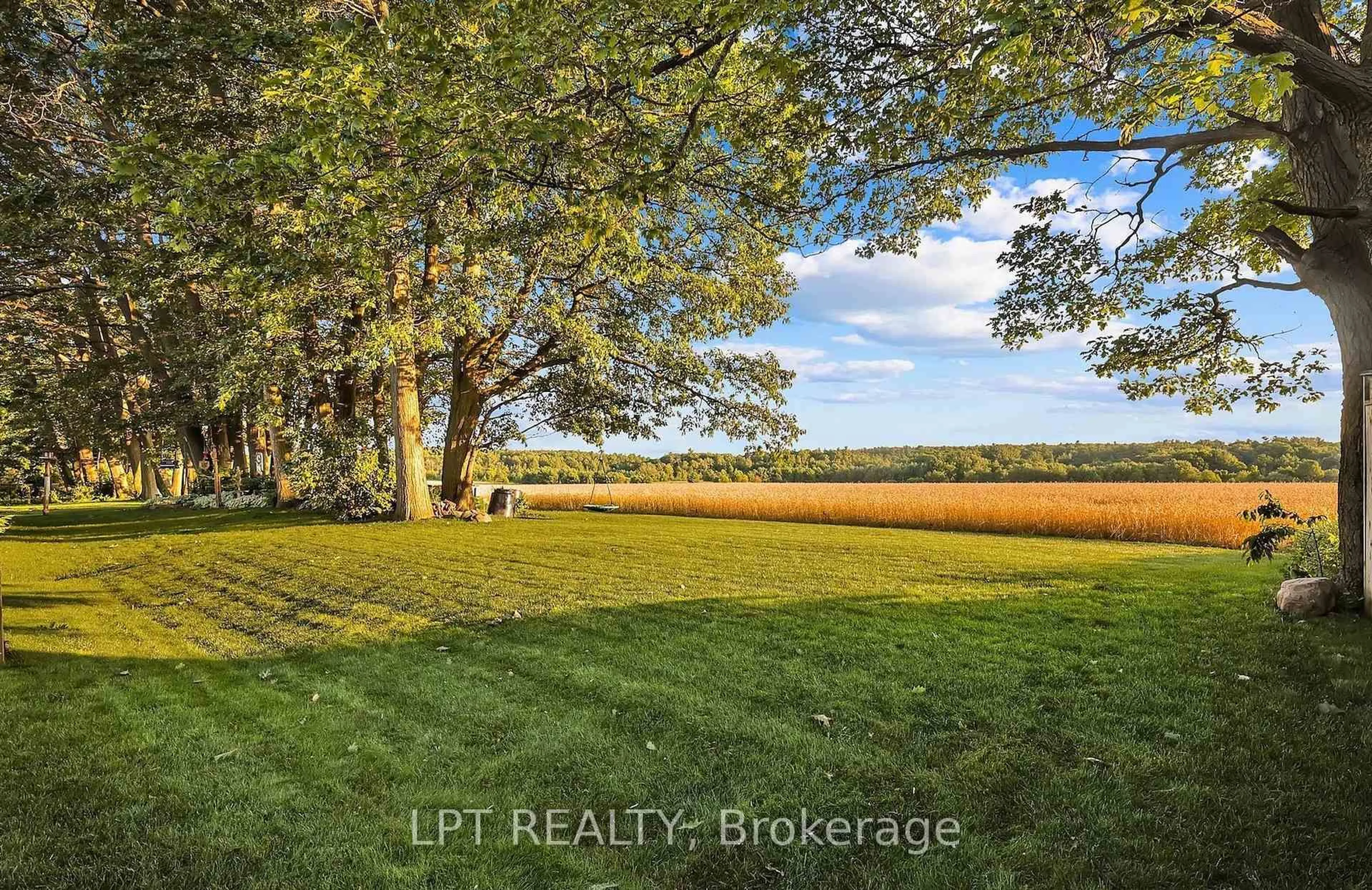 A pic from outside/outdoor area/front of a property/back of a property/a pic from drone, water/lake/river/ocean view for 47 Northview Cres, Barrie Ontario L4N 9T4