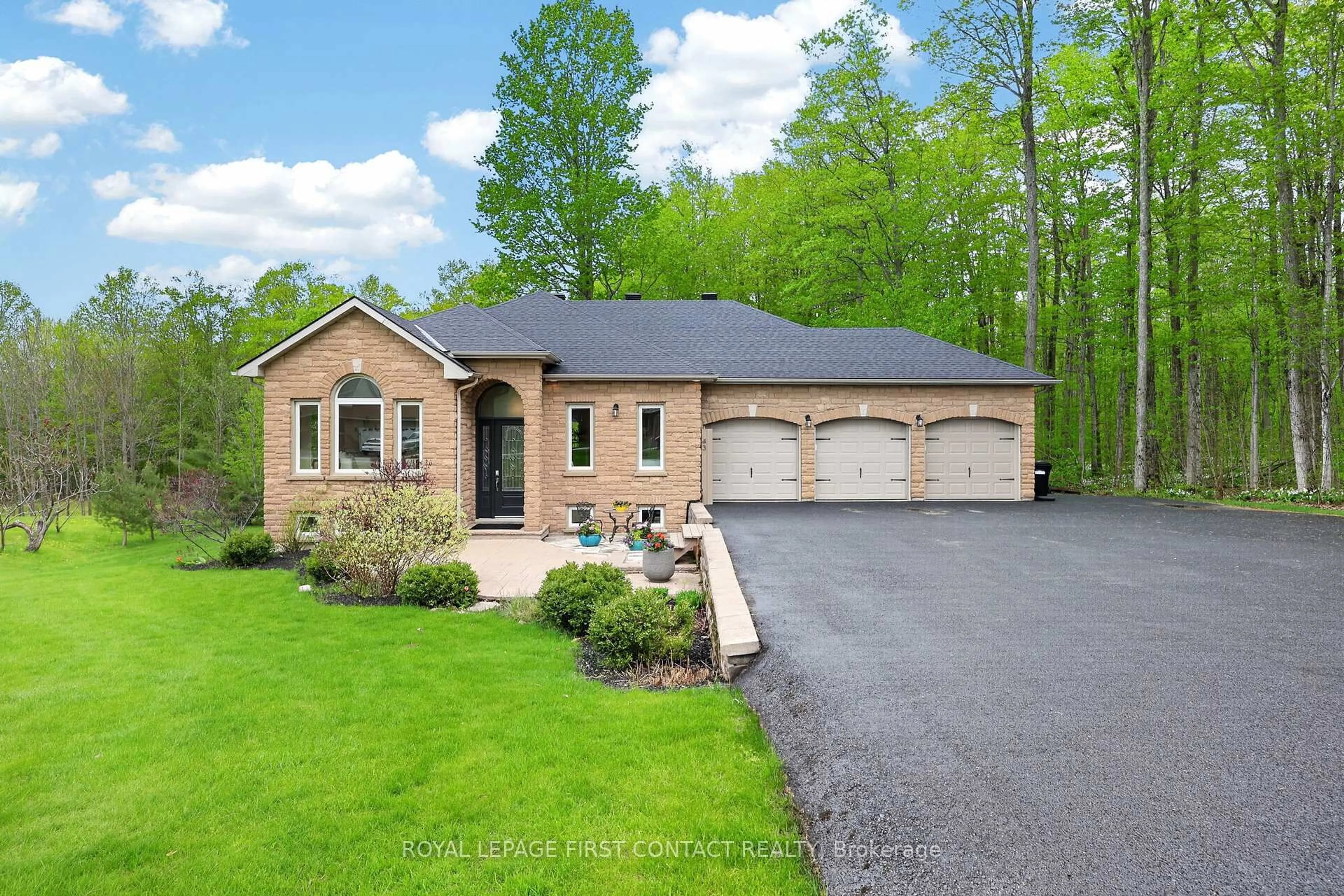 Home with brick exterior material, street for 43 Boyd Cres, Oro-Medonte Ontario L0K 1N0
