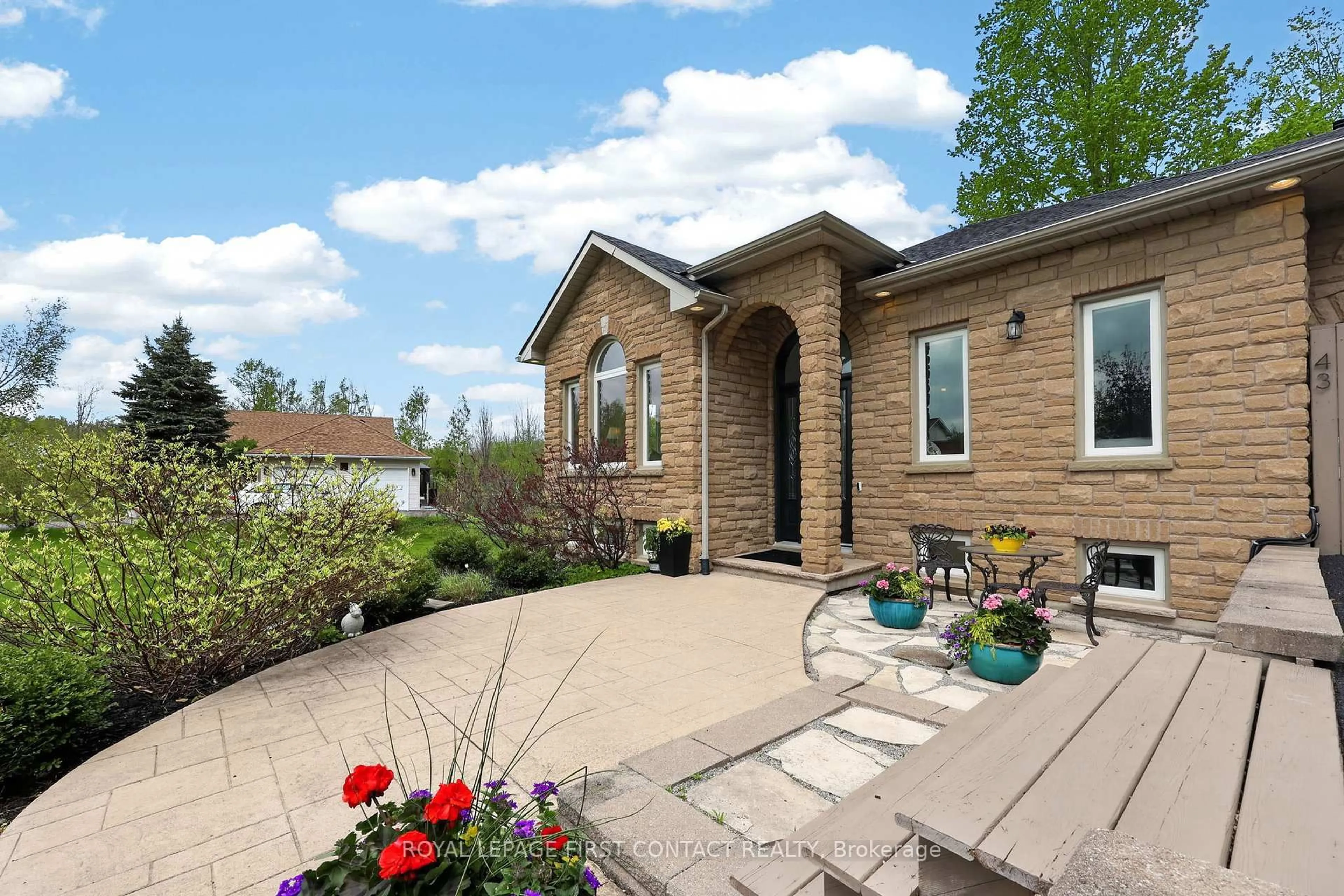 Home with brick exterior material, unknown for 43 Boyd Cres, Oro-Medonte Ontario L0K 1N0