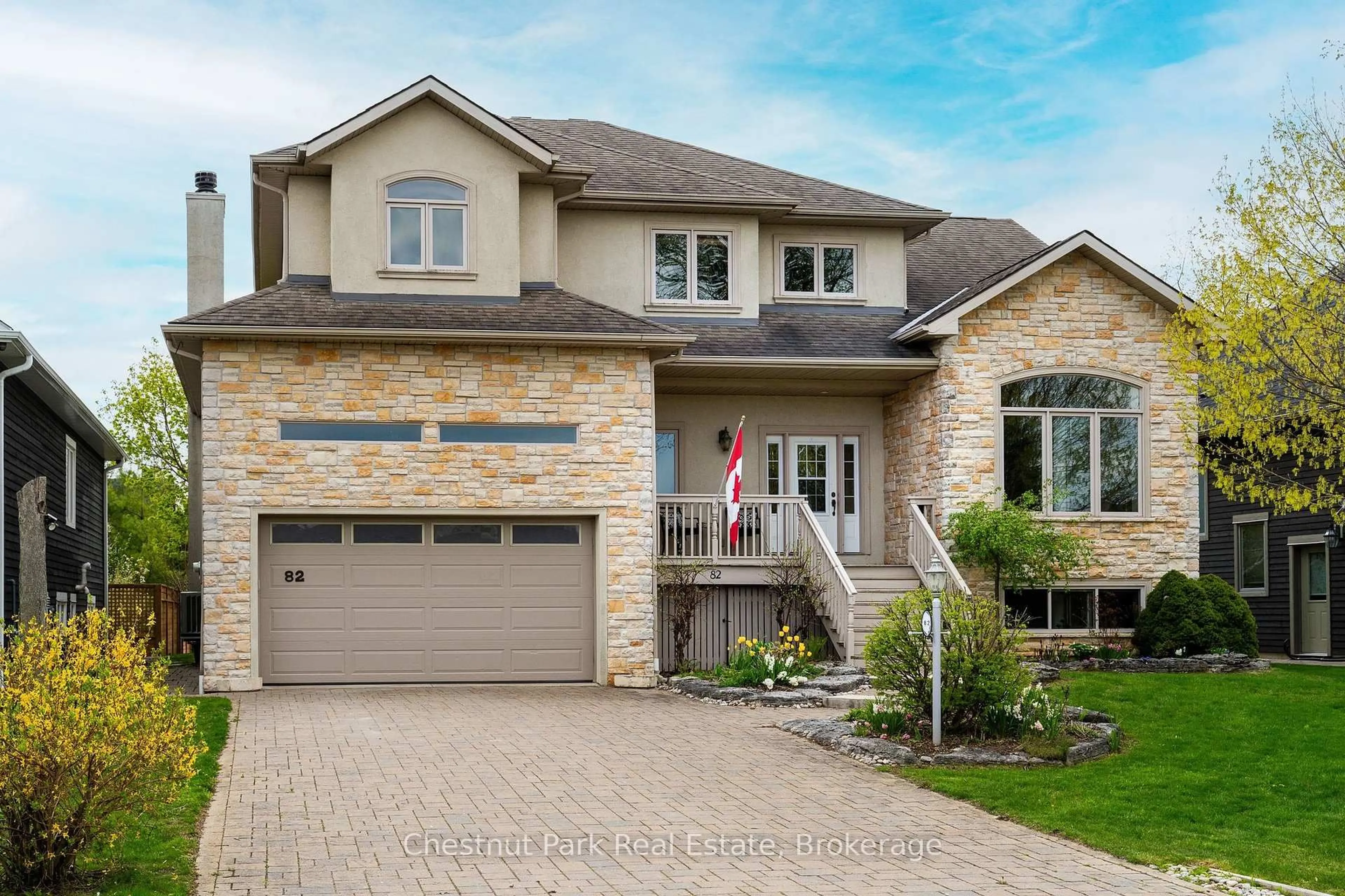 Home with brick exterior material, street for 82 Stanley St, Collingwood Ontario L9Y 0G7