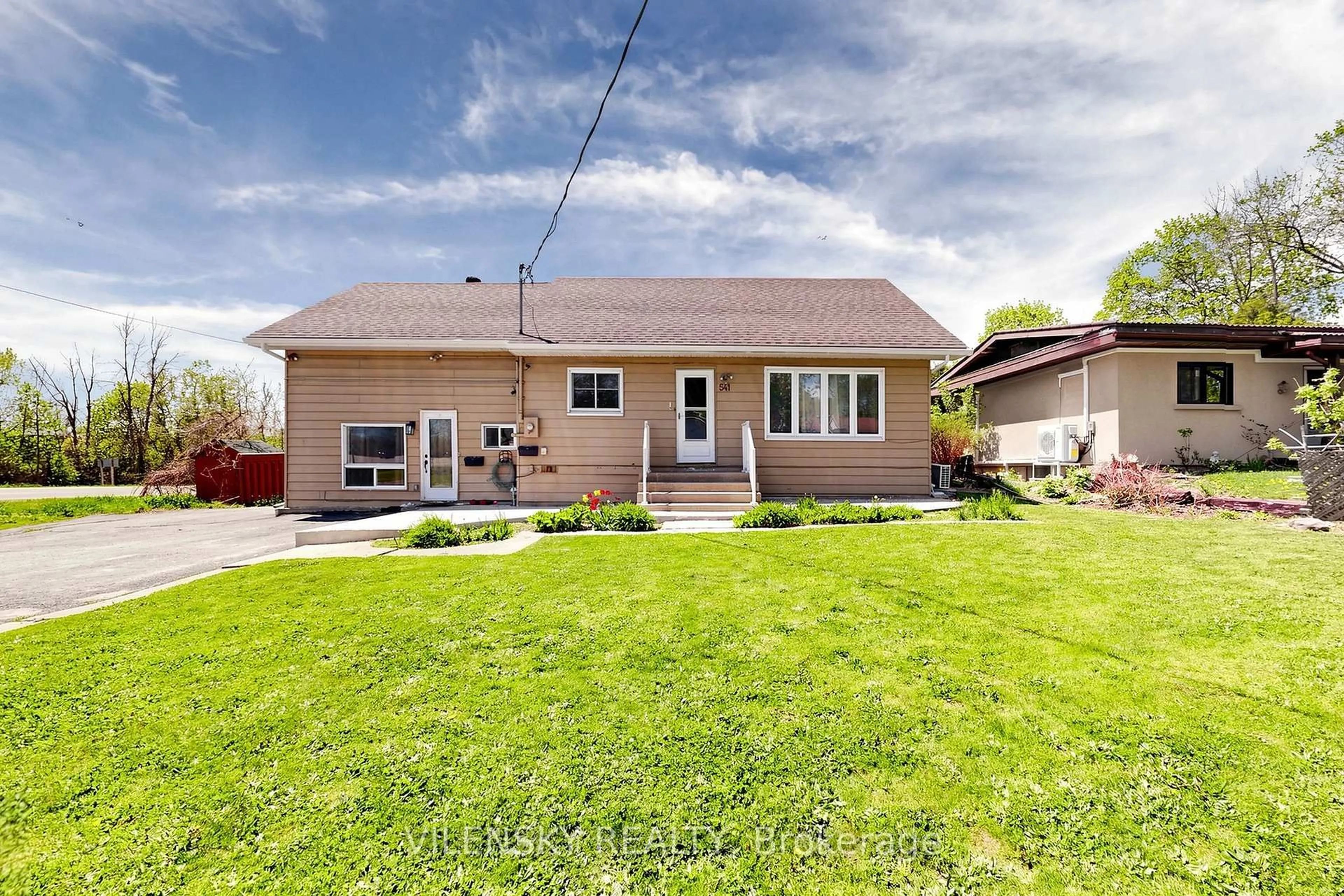 Home with brick exterior material, street for 541 High St, Orillia Ontario L3V 4X9