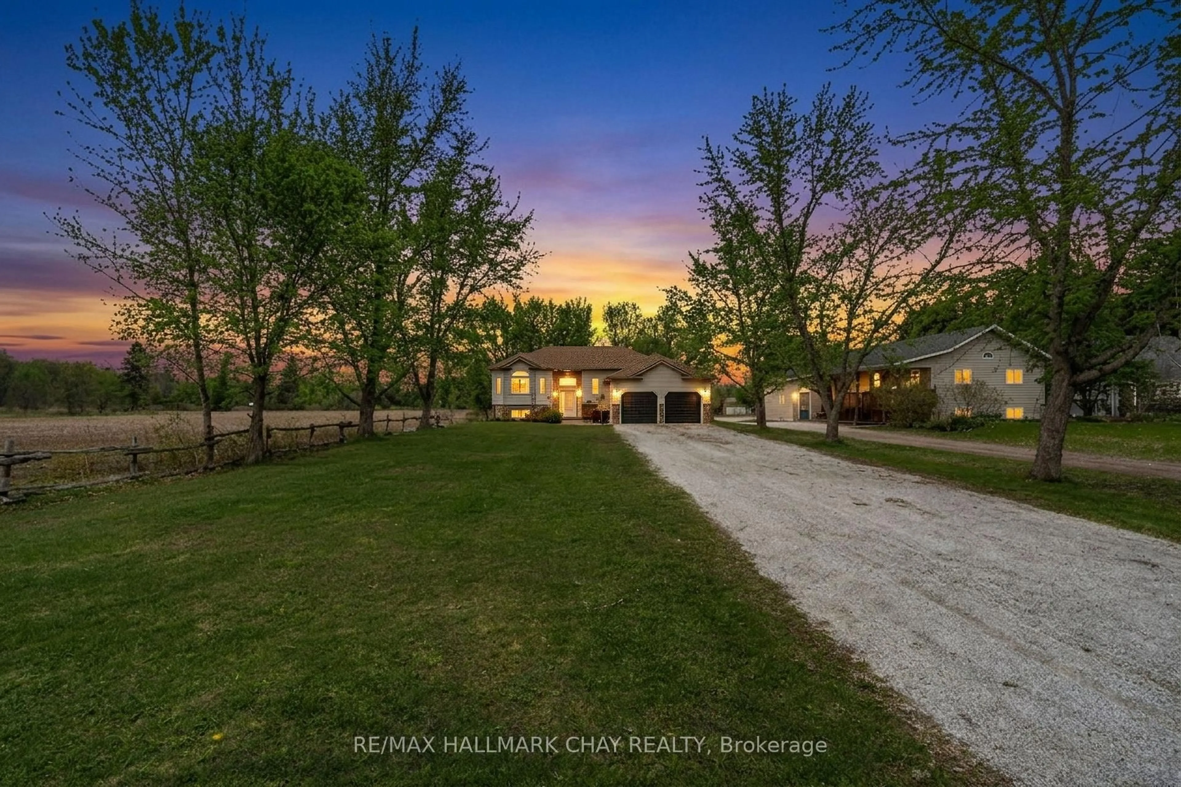 A pic from outside/outdoor area/front of a property/back of a property/a pic from drone, unknown for 282 Warrington Rd, Clearview Ontario L0M 1S0