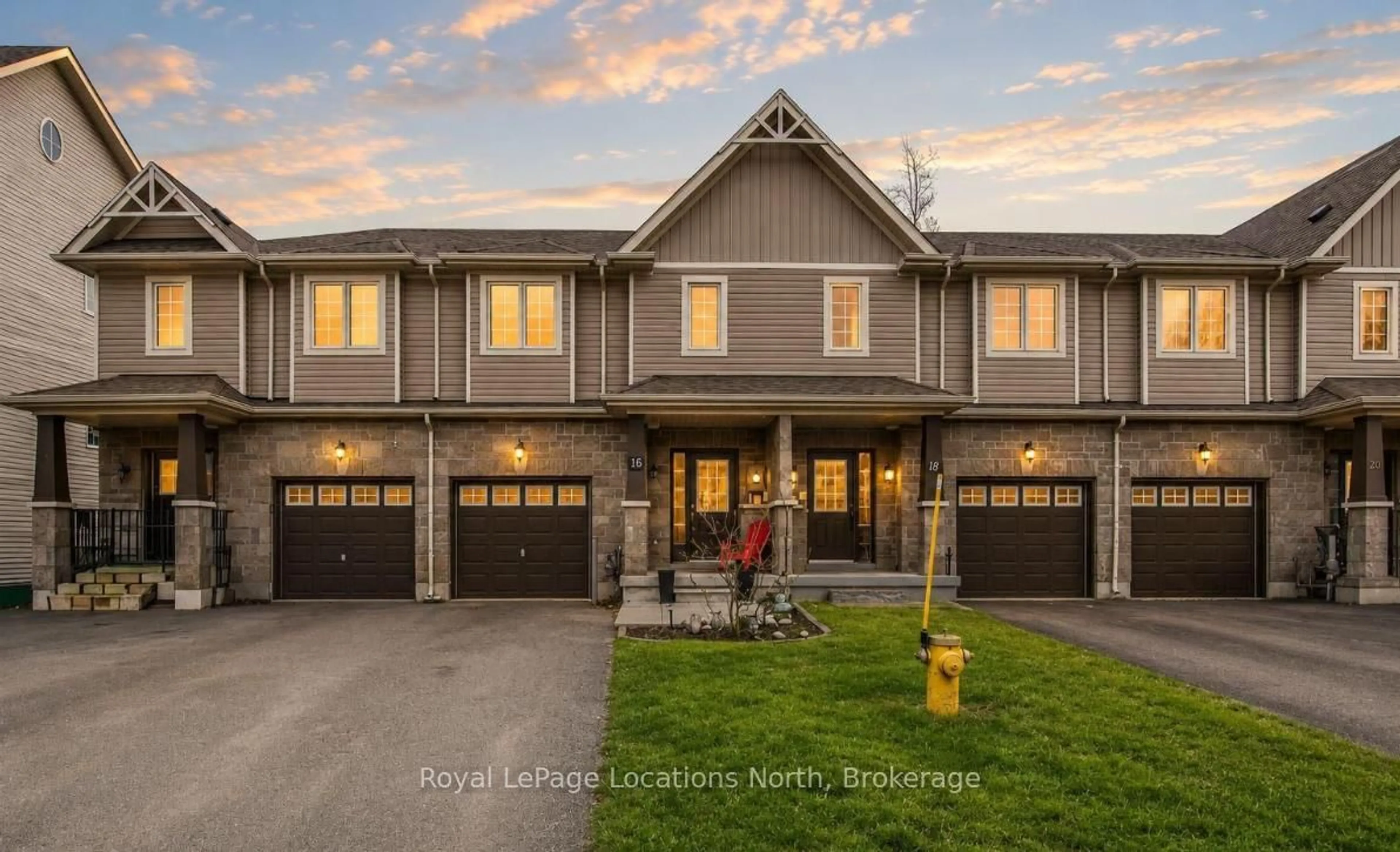 Home with brick exterior material, street for 16 ARCADIA Rd, Wasaga Beach Ontario L9Z 3C7