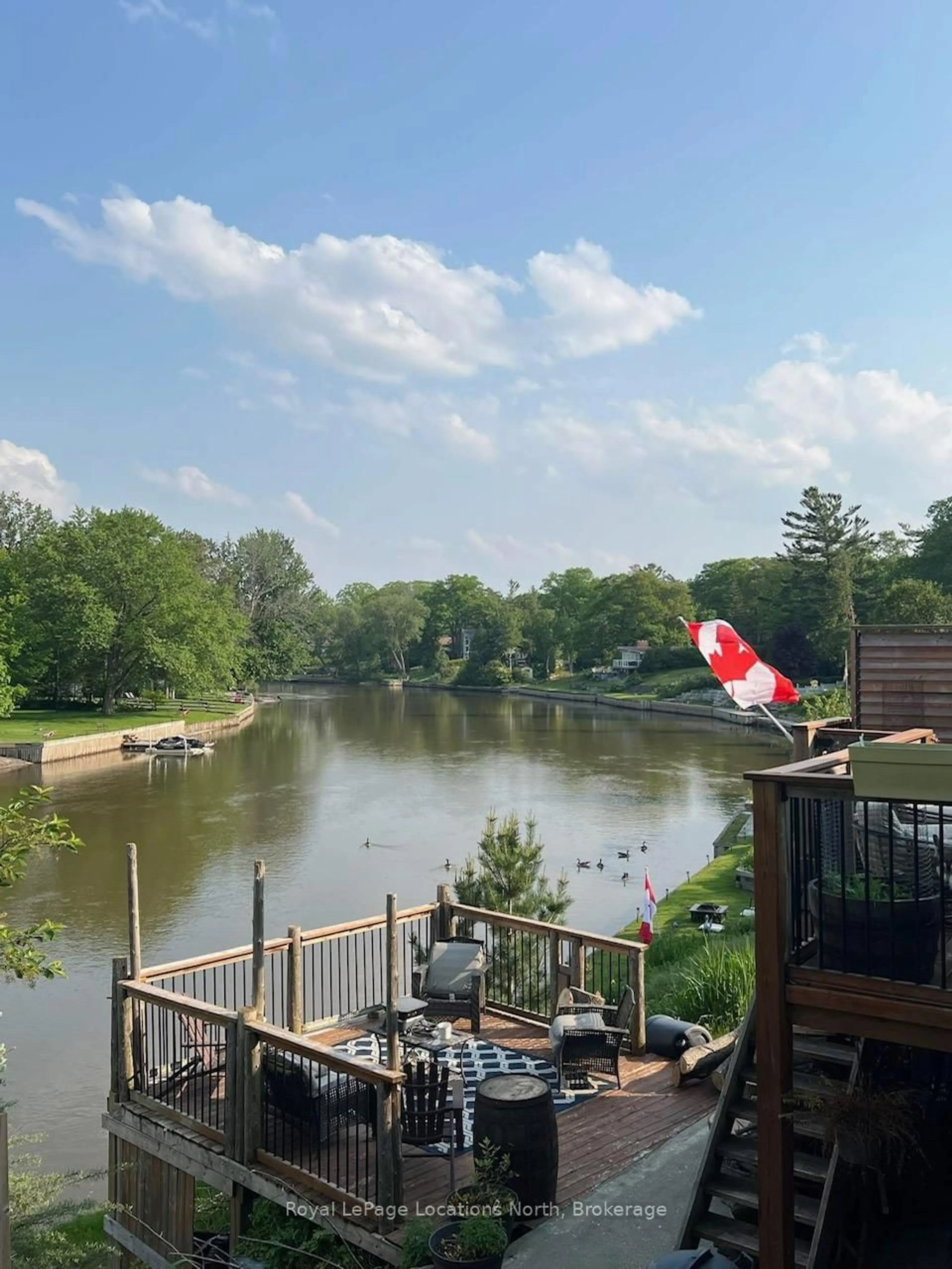 A pic from outside/outdoor area/front of a property/back of a property/a pic from drone, water/lake/river/ocean view for 43 SUNNYSIDE Lane, Wasaga Beach Ontario L9Z 2M5