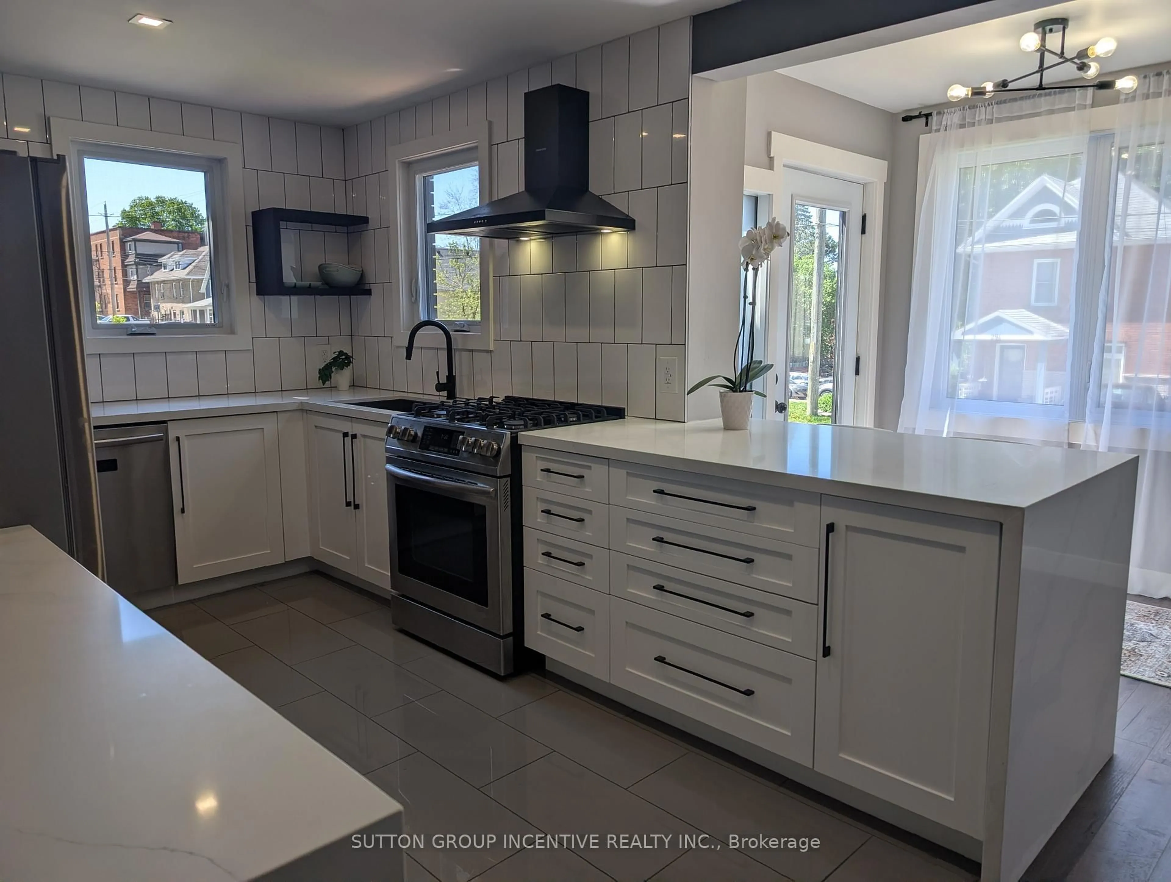 Contemporary kitchen, ceramic/tile floor for 295 Queen St, Midland Ontario L4R 3H5