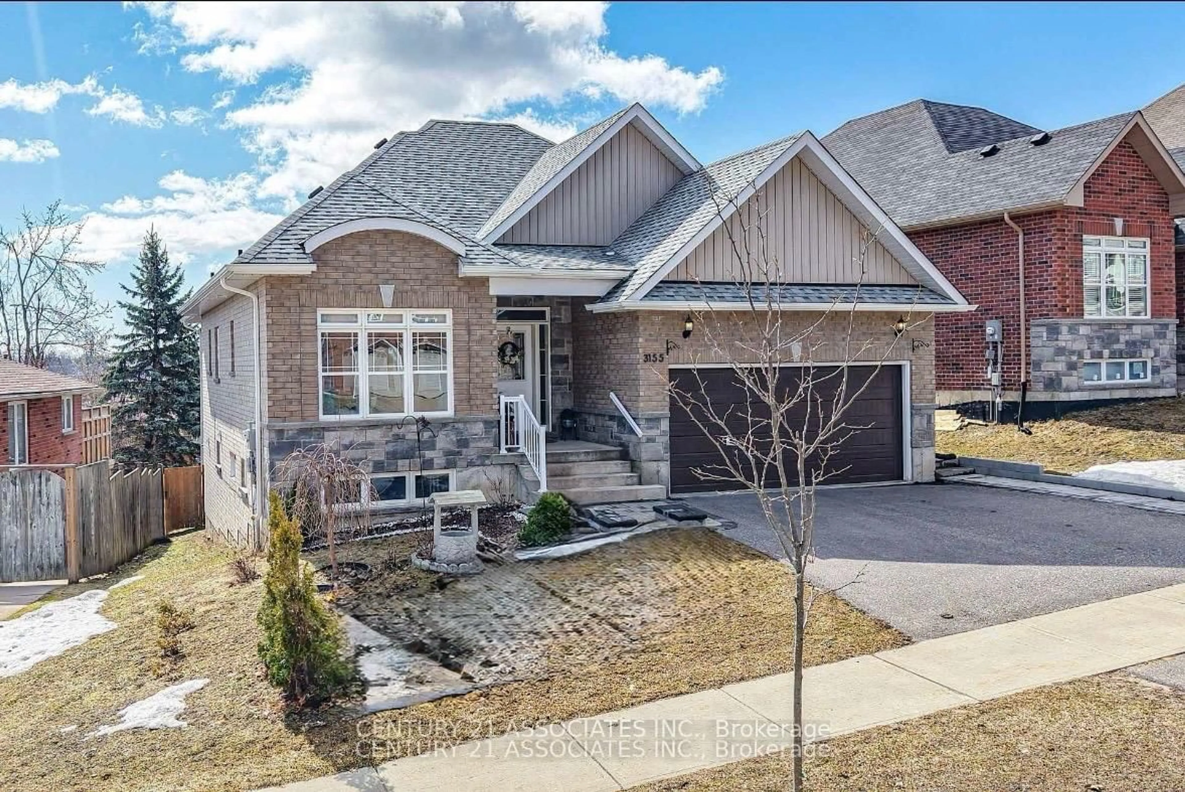 Home with brick exterior material, street for 3155 Monarch Dr, Orillia Ontario L3V 7X1