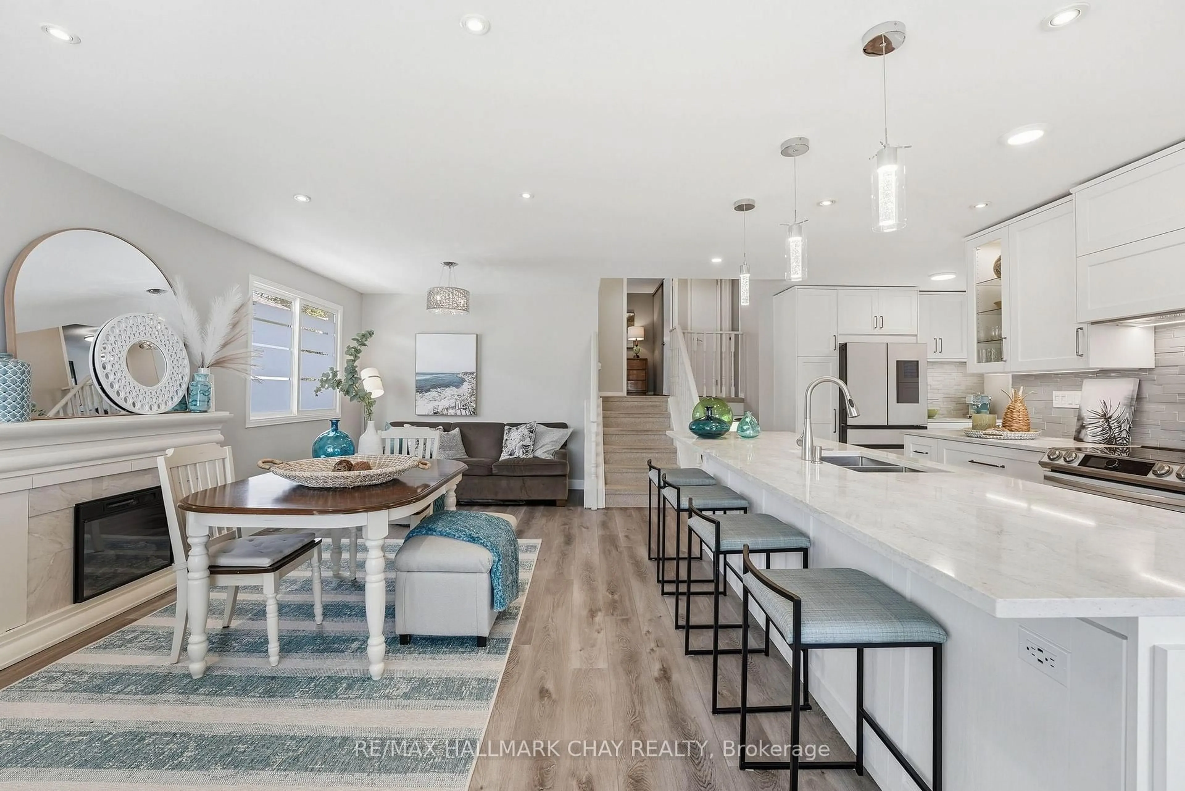 Open concept kitchen, ceramic/tile floor for 23 Gosney Cres, Barrie Ontario L4N 6T6