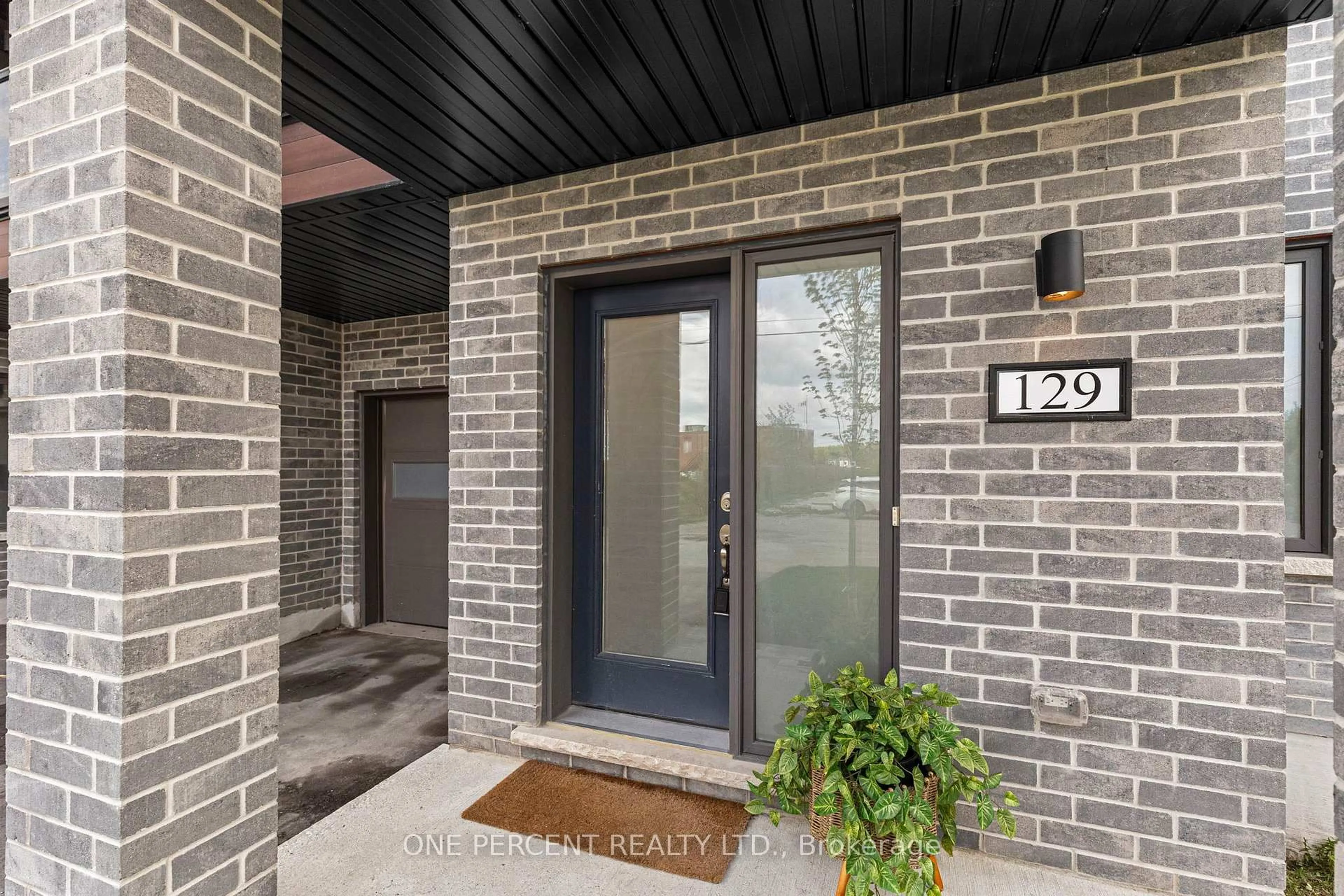 Home with brick exterior material, street for 129 Colborne St, Orillia Ontario L3V 8P6