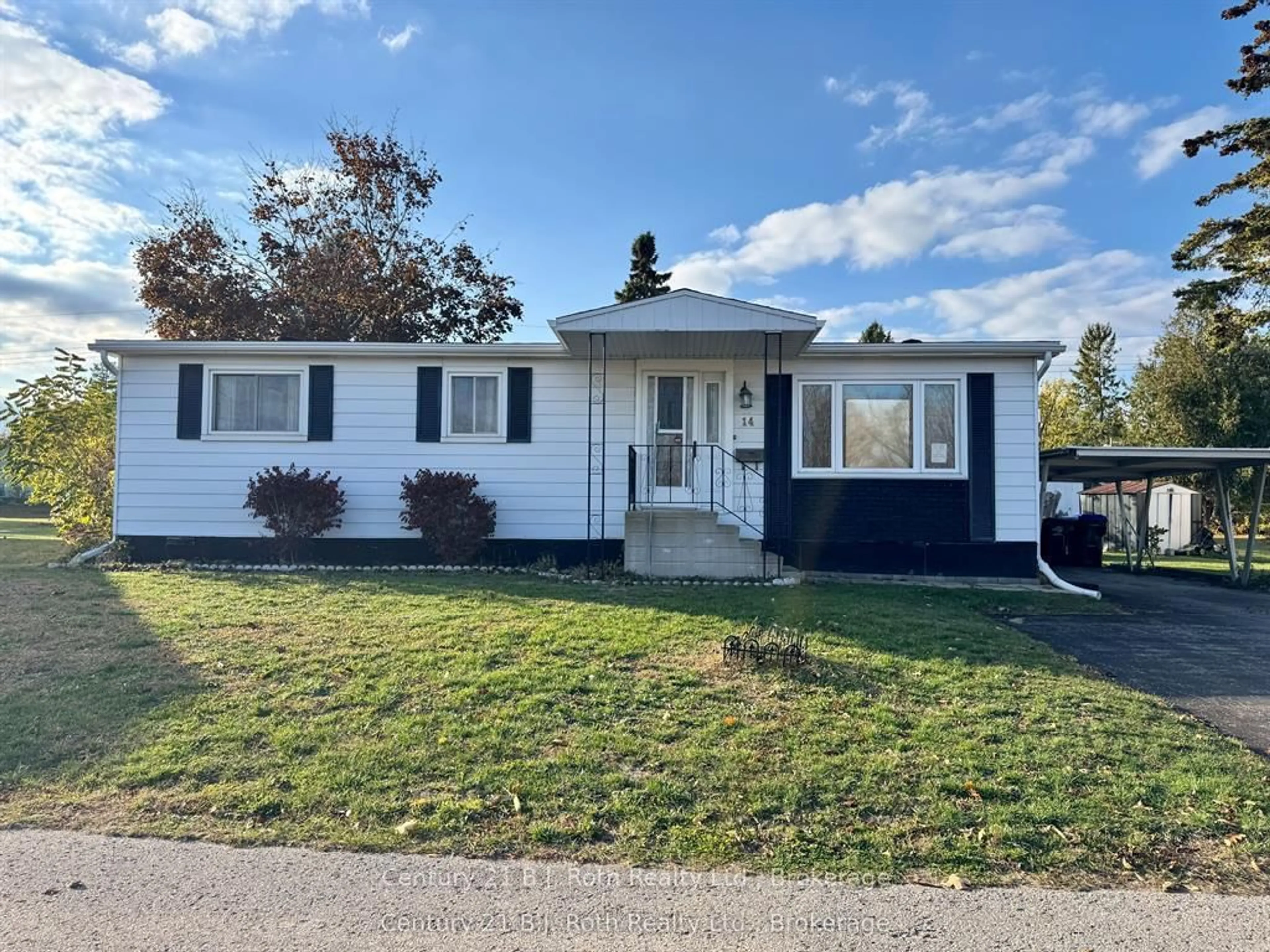 Home with vinyl exterior material, street for 14 Muir Dr, Oro-Medonte Ontario L3V 0P9