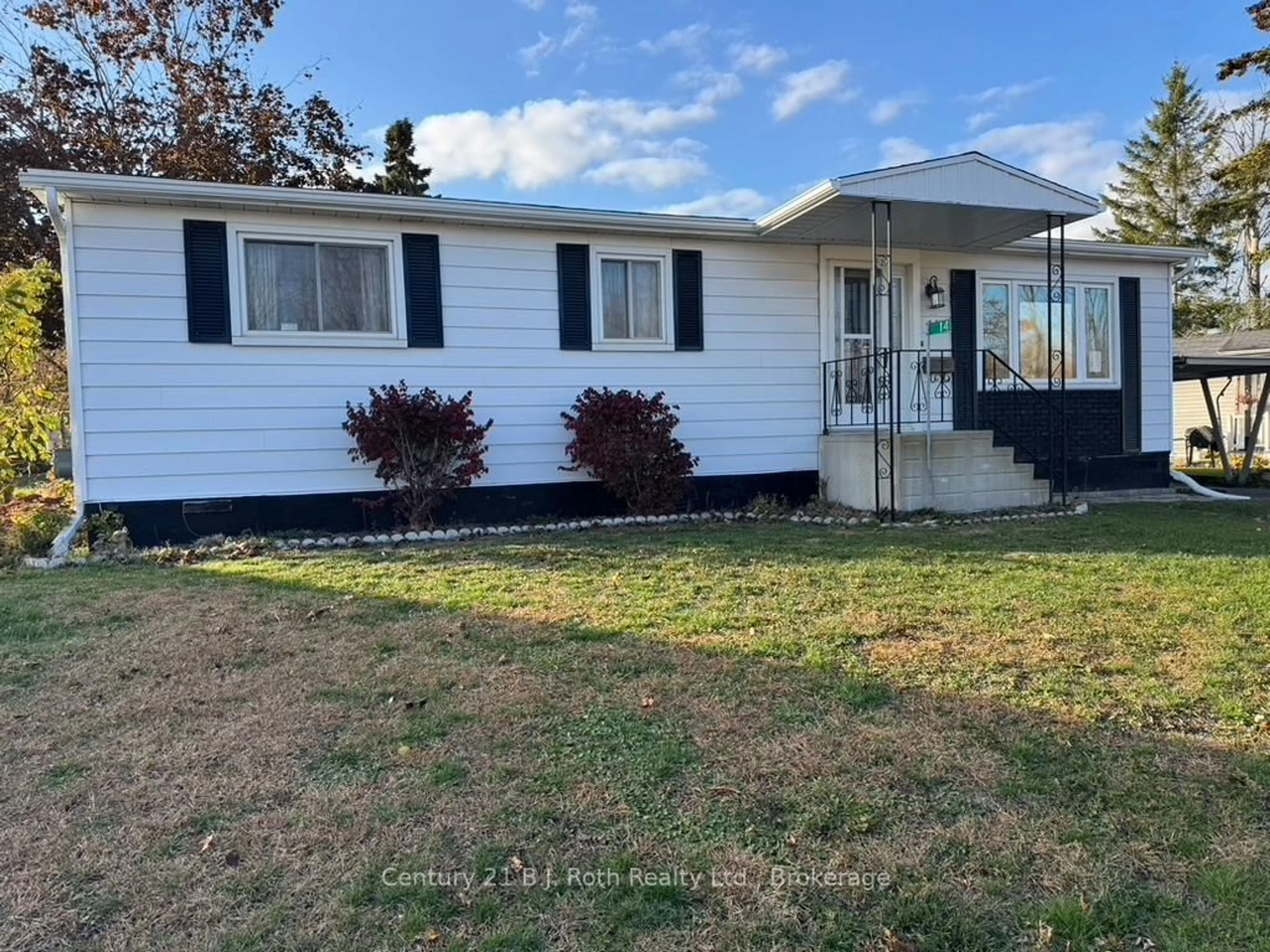 Home with vinyl exterior material, street for 14 Muir Dr, Oro-Medonte Ontario L3V 0P9