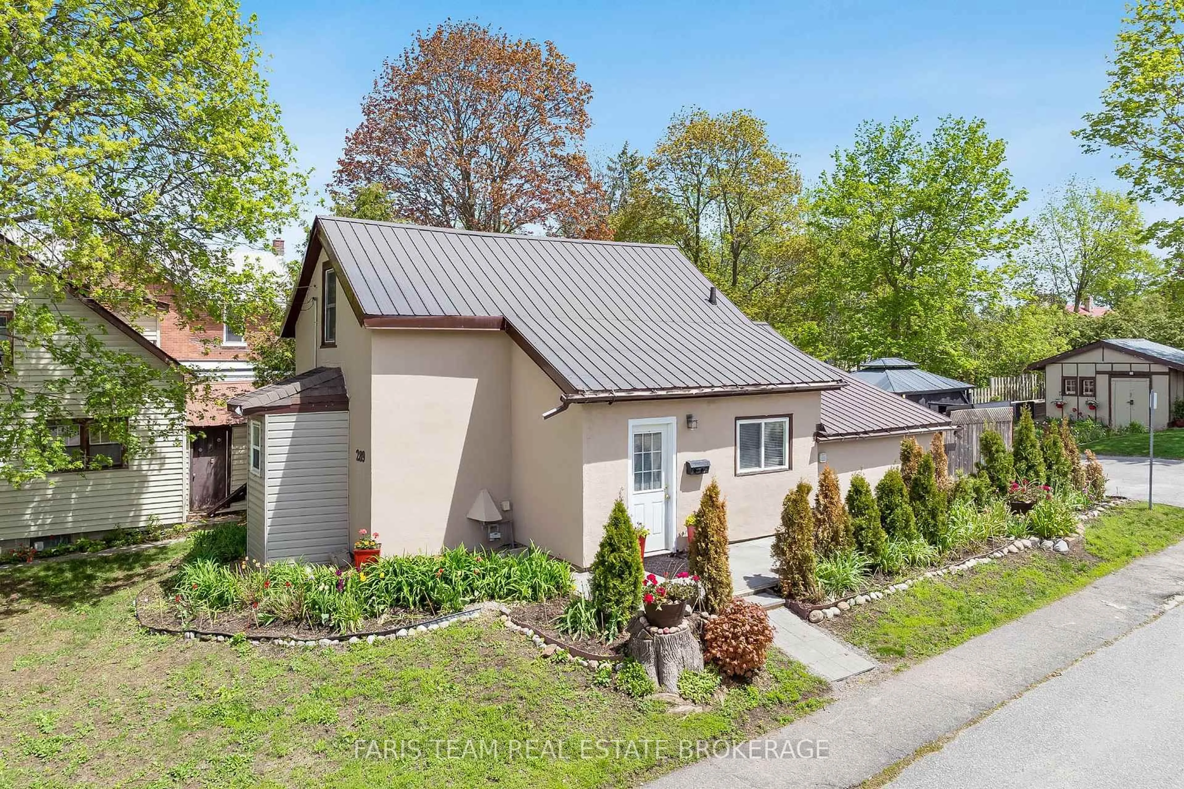 Unknown for 289 Mississaga St, Orillia Ontario L3V 3B7