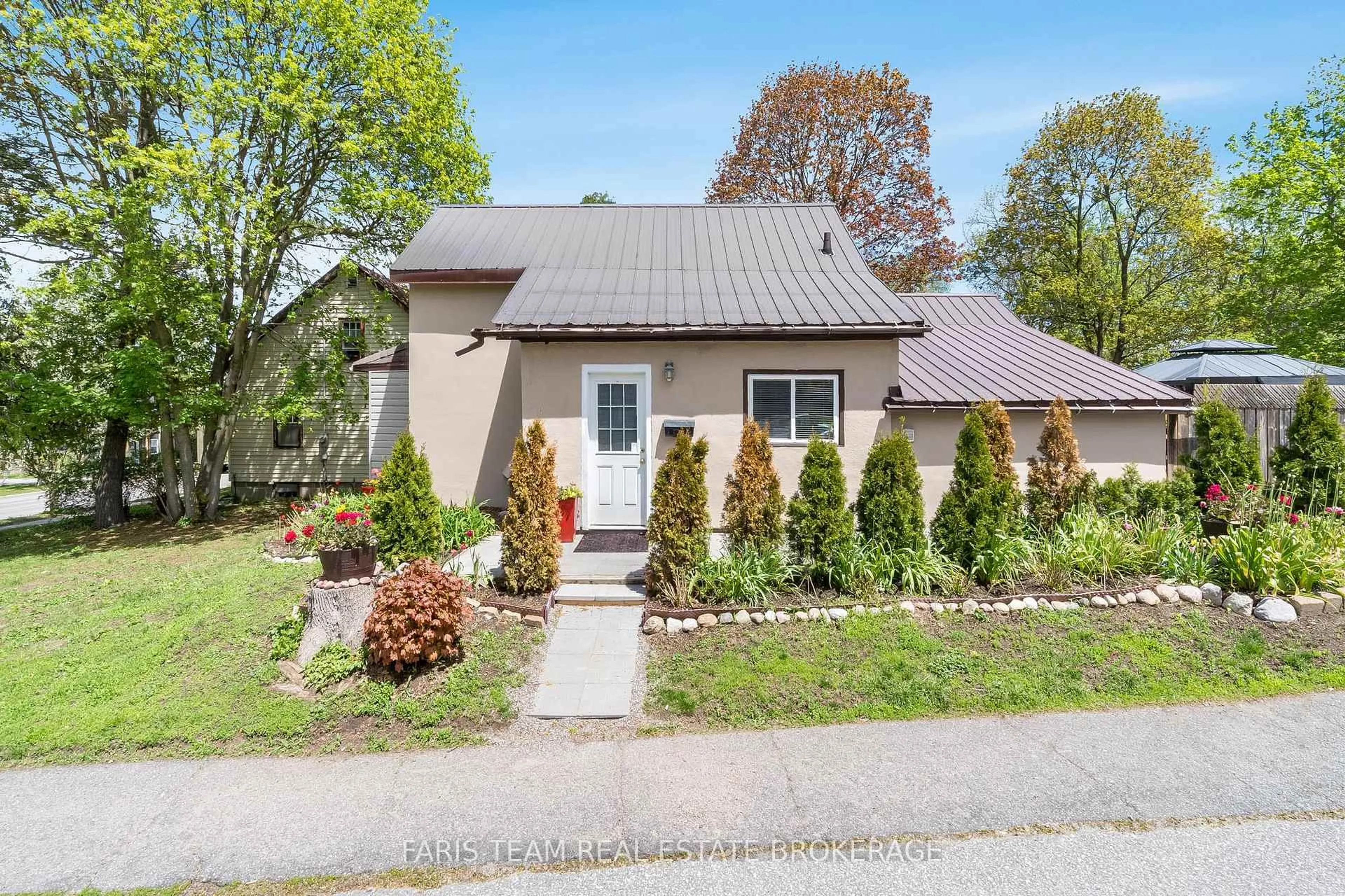 Unknown for 289 Mississaga St, Orillia Ontario L3V 3B7
