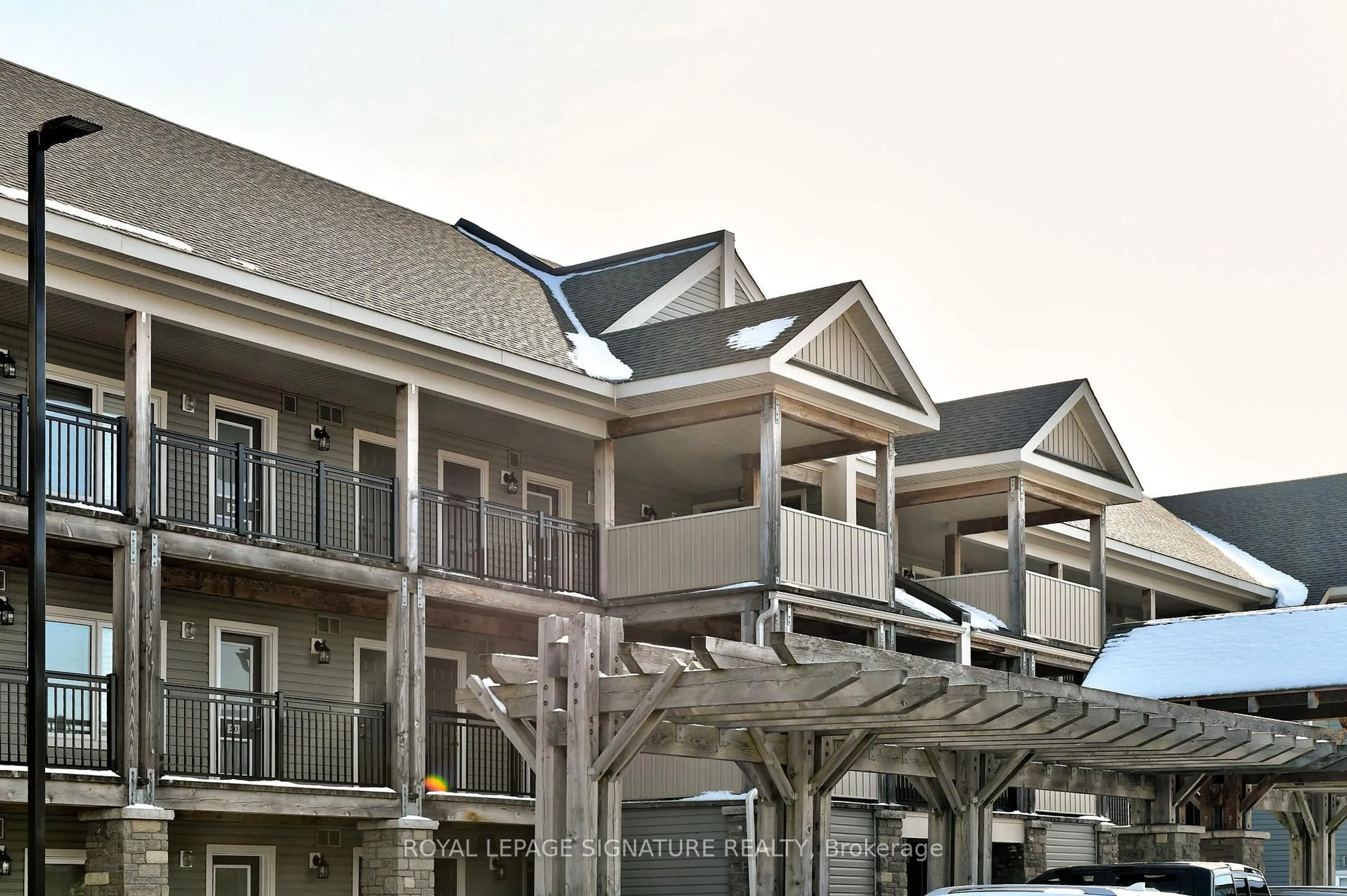 Patio, unknown for 7 Anchorage Cres #304, Collingwood Ontario L9Y 0Y6