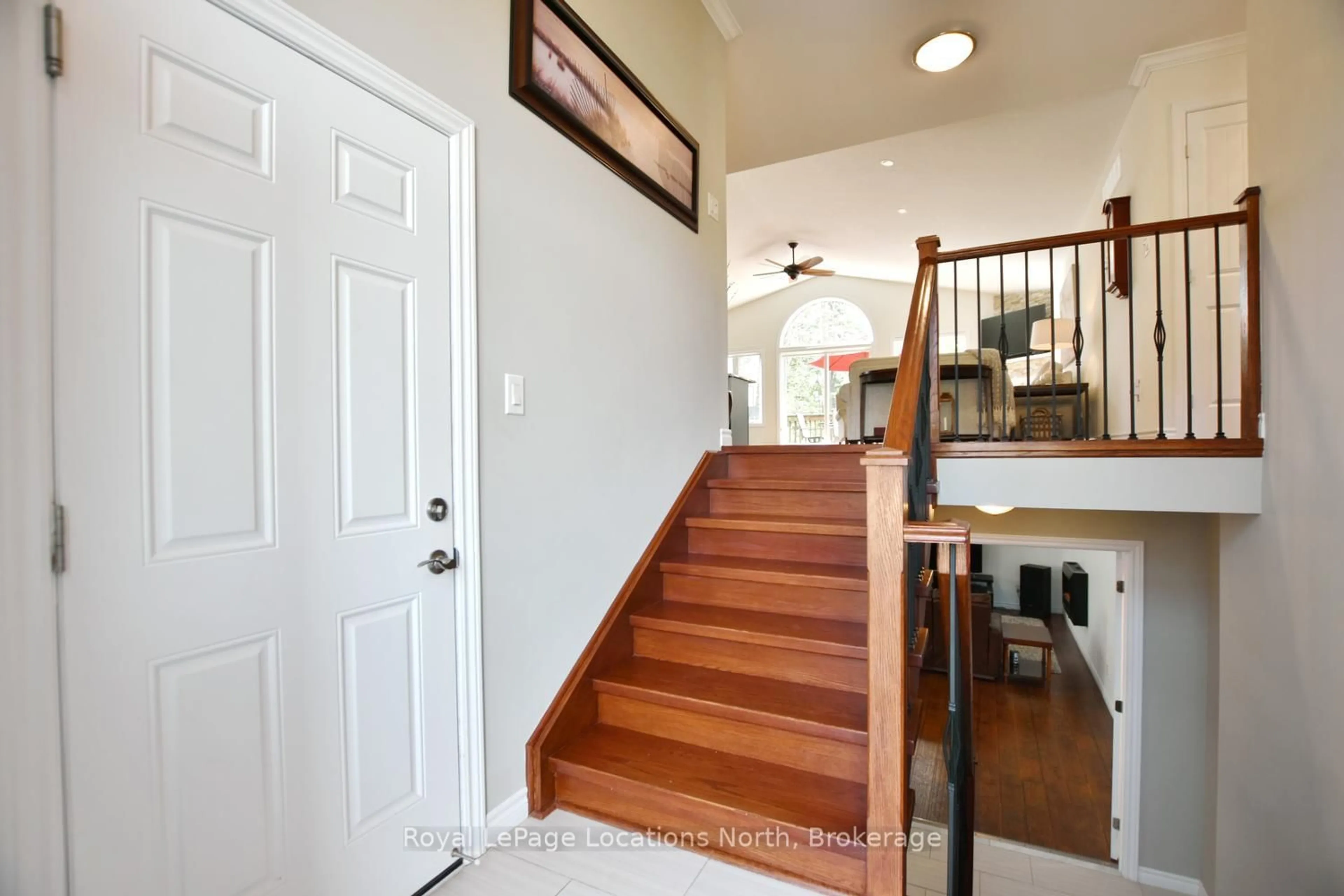Indoor entryway for 155 Lily Dr, Wasaga Beach Ontario L9Z 2Z5