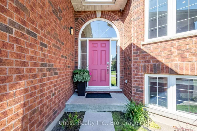 18 St Amant Rd, Penetanguishene 3