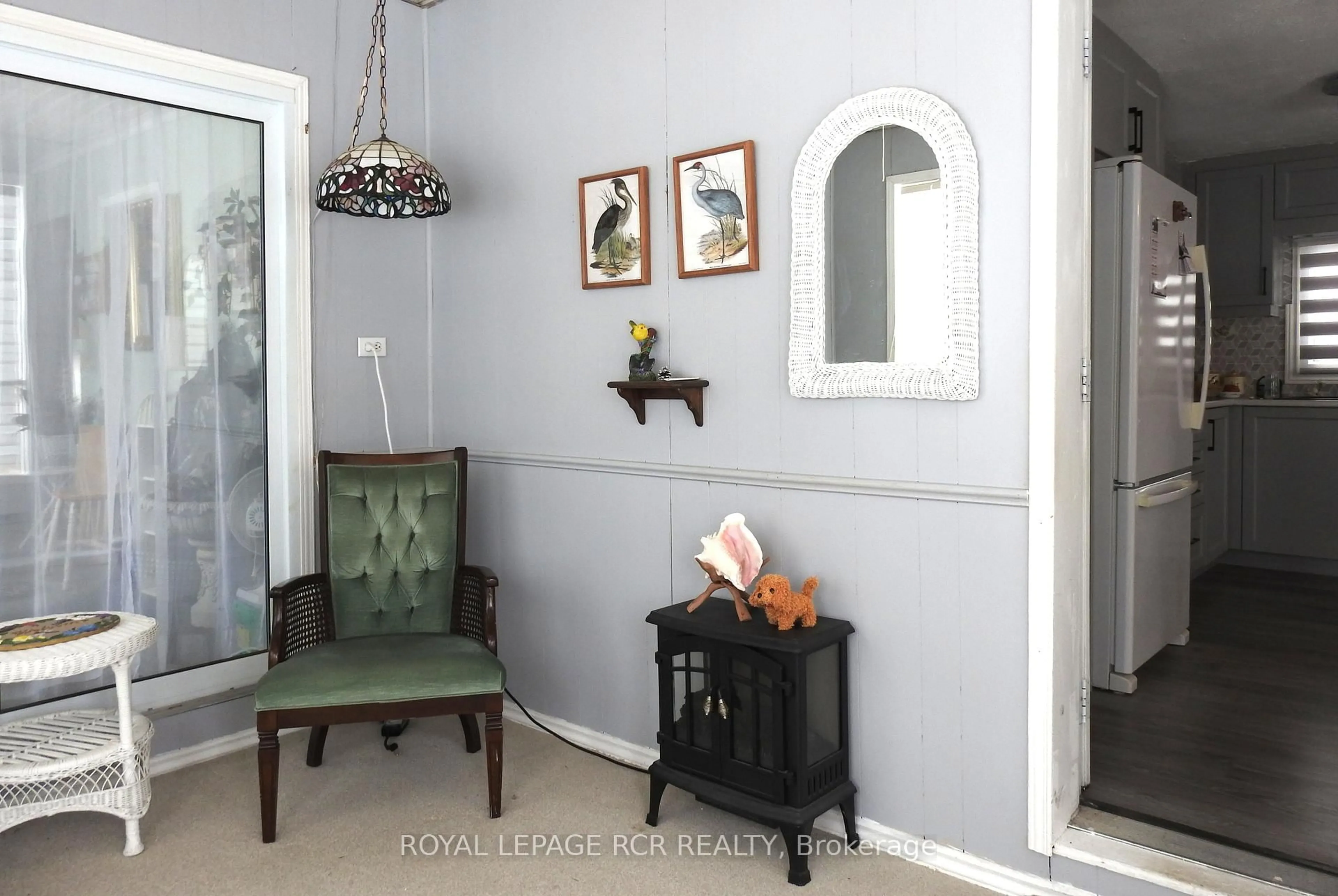 Indoor entryway for 8 Claremont Cres, Oro-Medonte Ontario L3V 0P9